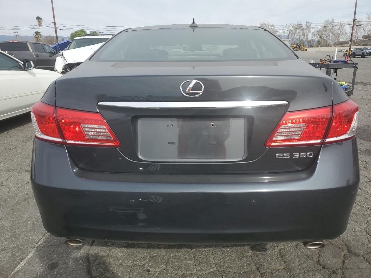 2011 Lexus ES - Image 6