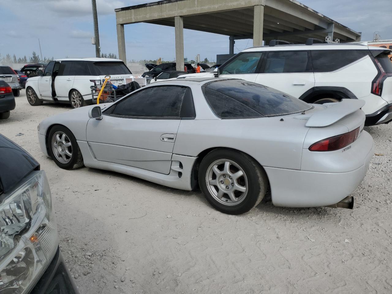 VIN: JA3AM64J4RY004161 Auction: COPART Lot: 45788125 Location: FL - WEST PALM BEACH VIN: JA3AM64J4RY004161 MITSUBISHI 3000GT 1994 SILVER Photo 2