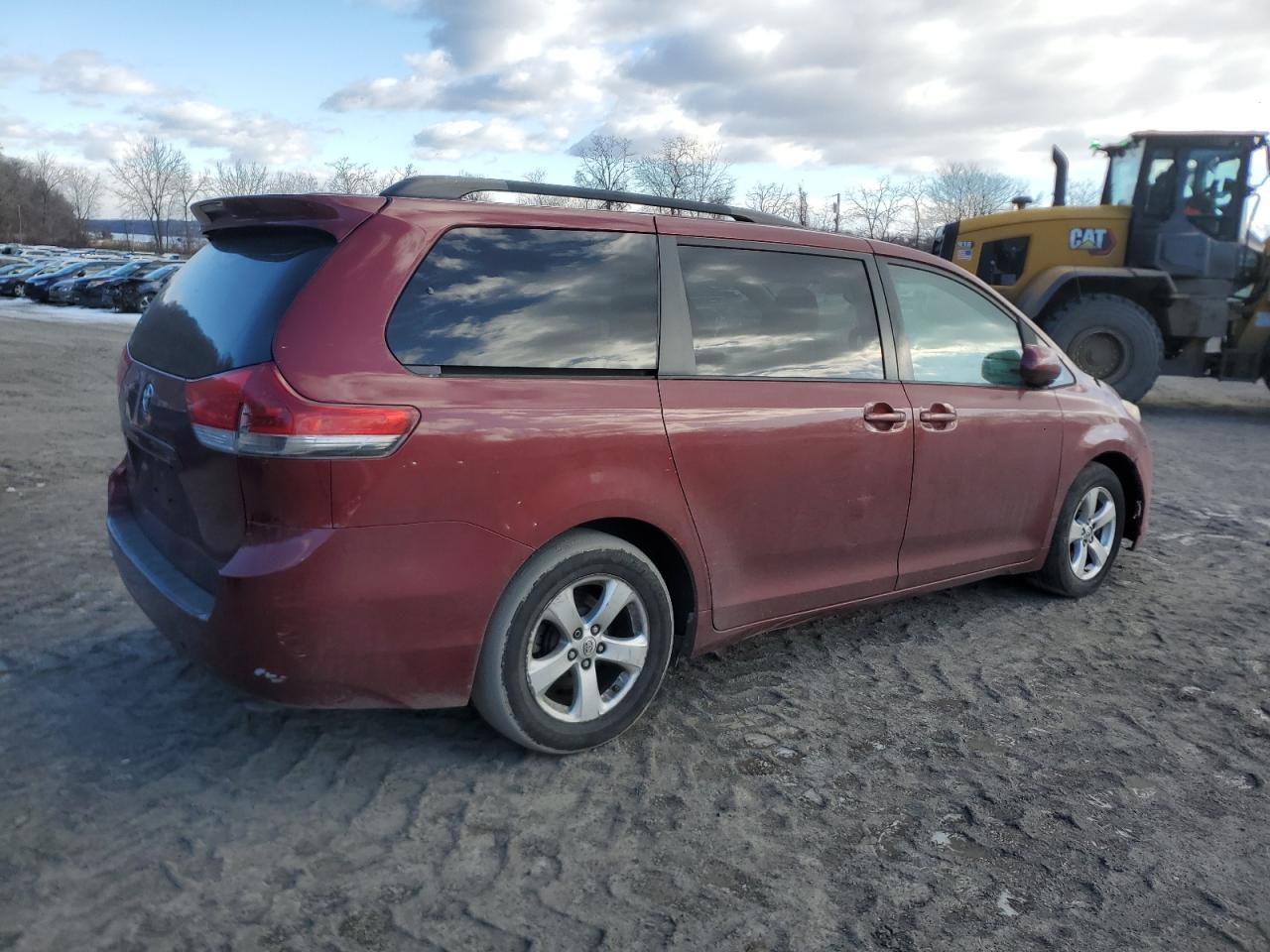 2013 Toyota Sienna - Image 3