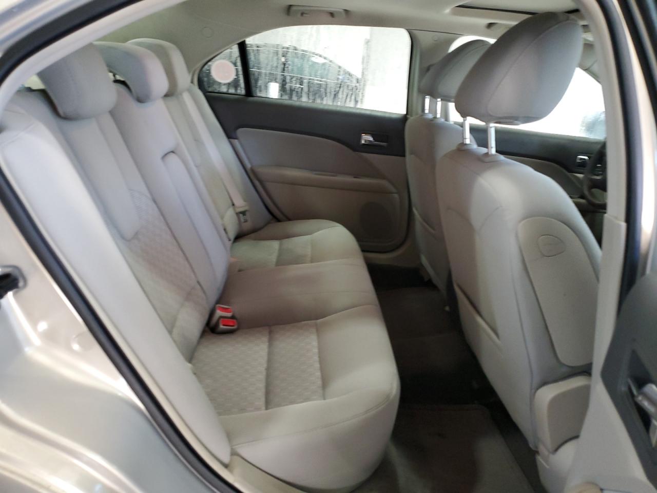 2010 Ford Fusion - Image 10