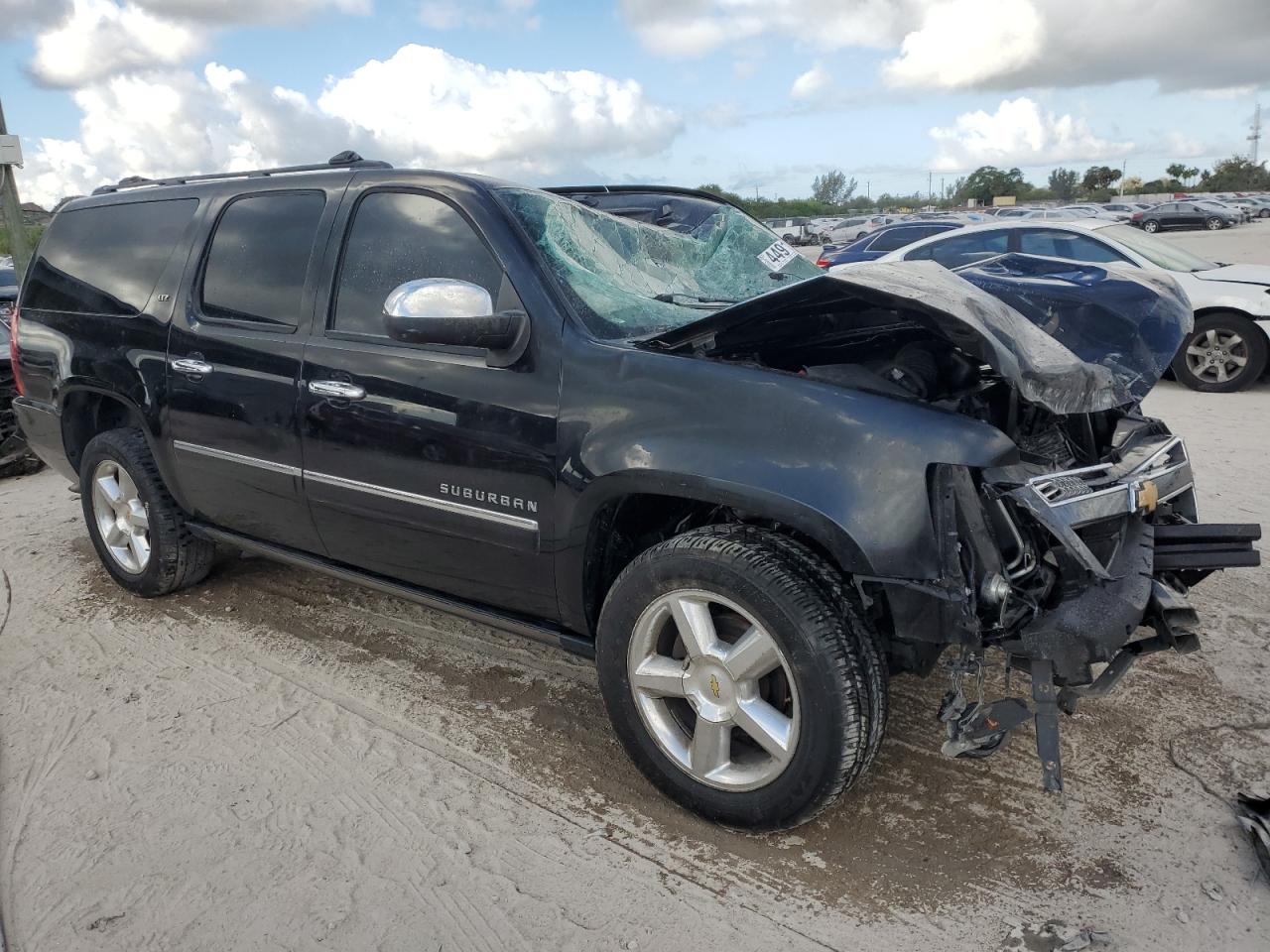 2012 Chevrolet Suburban - Image 4