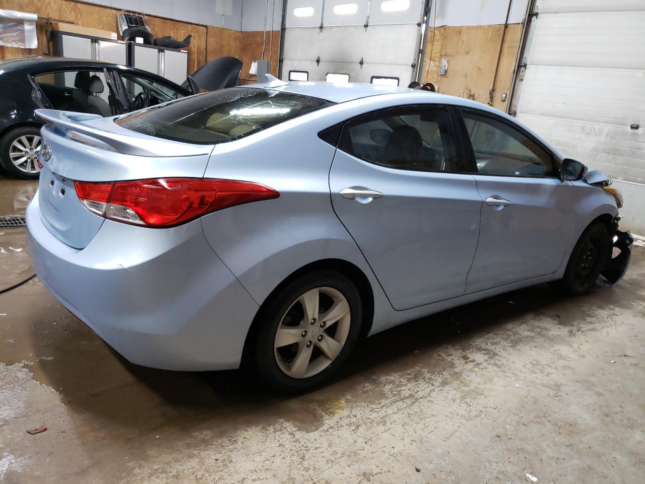 2013 Hyundai Elantra - Image 3