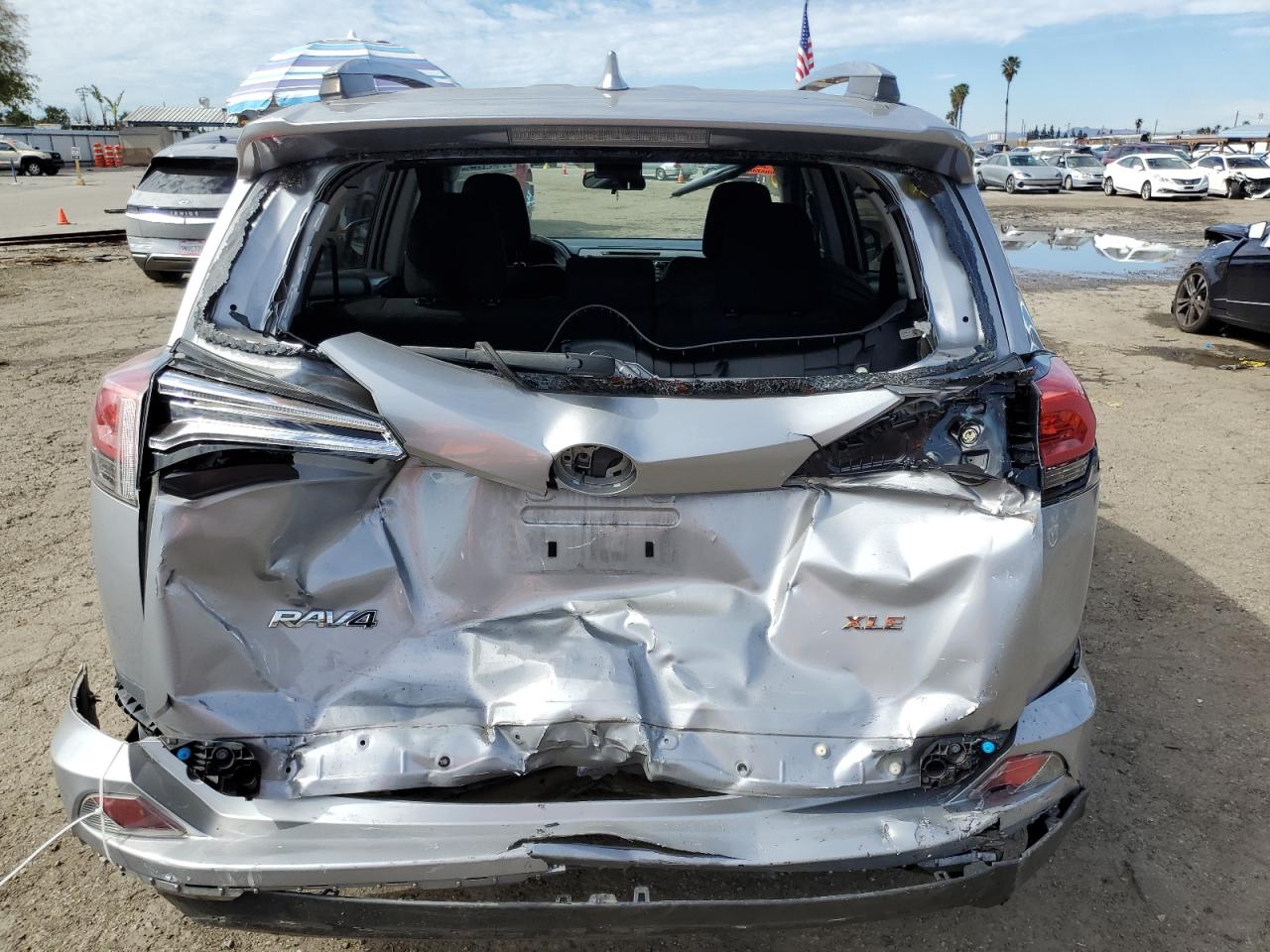 2017 Toyota RAV 4 - Image 6