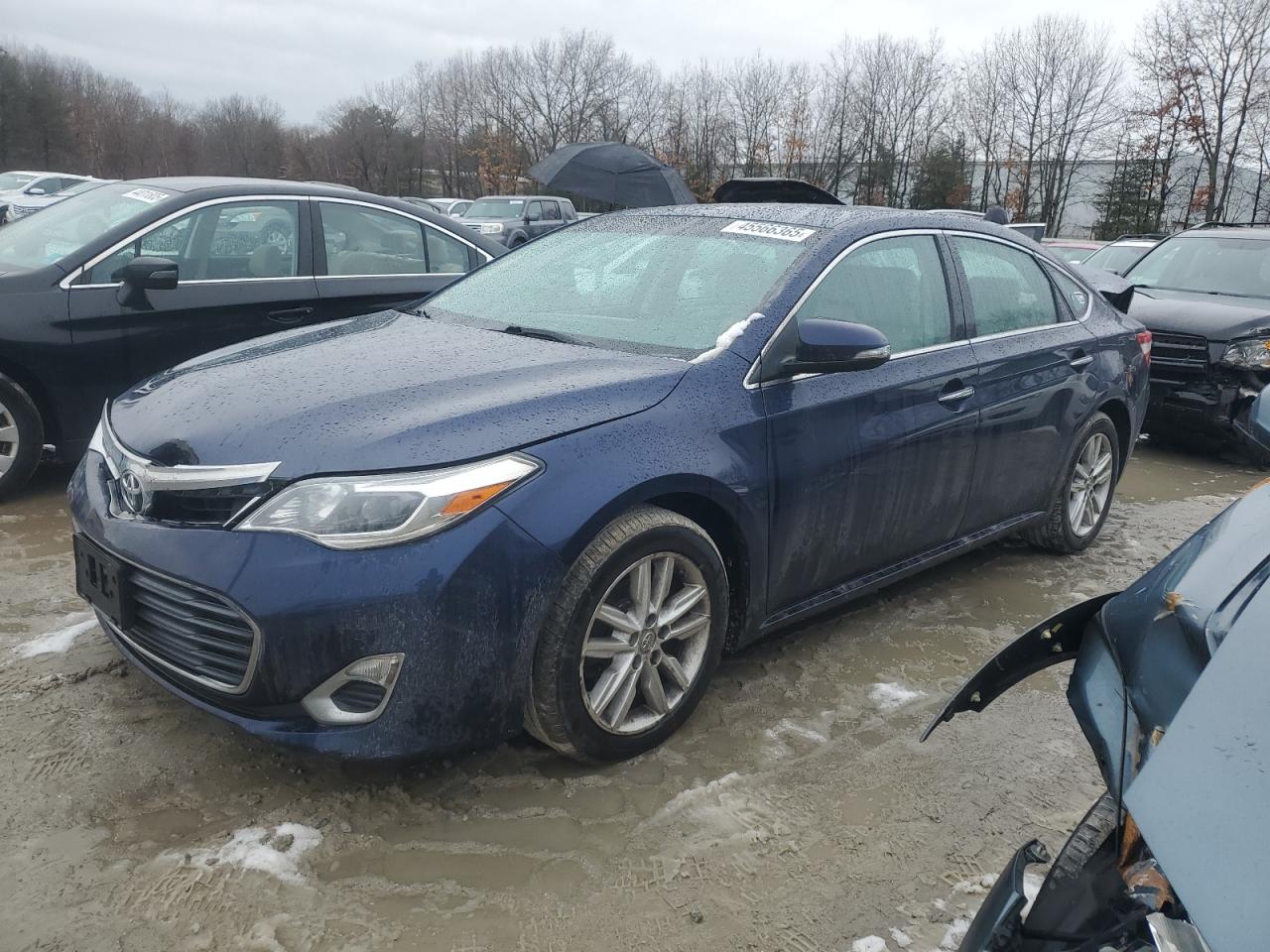 2013 Toyota Avalon - Image 1
