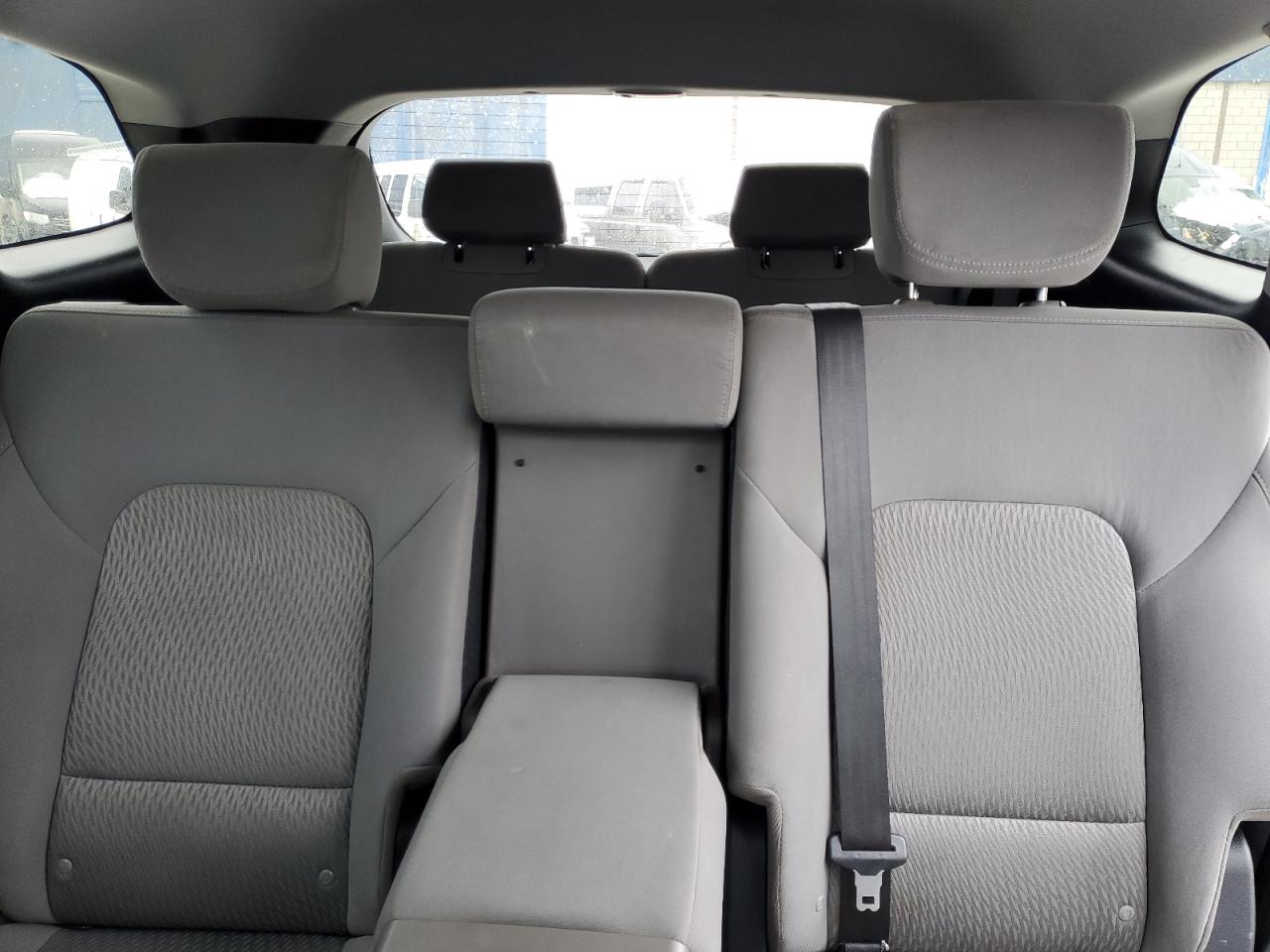 2015 Hyundai Santa Fe - Image 10