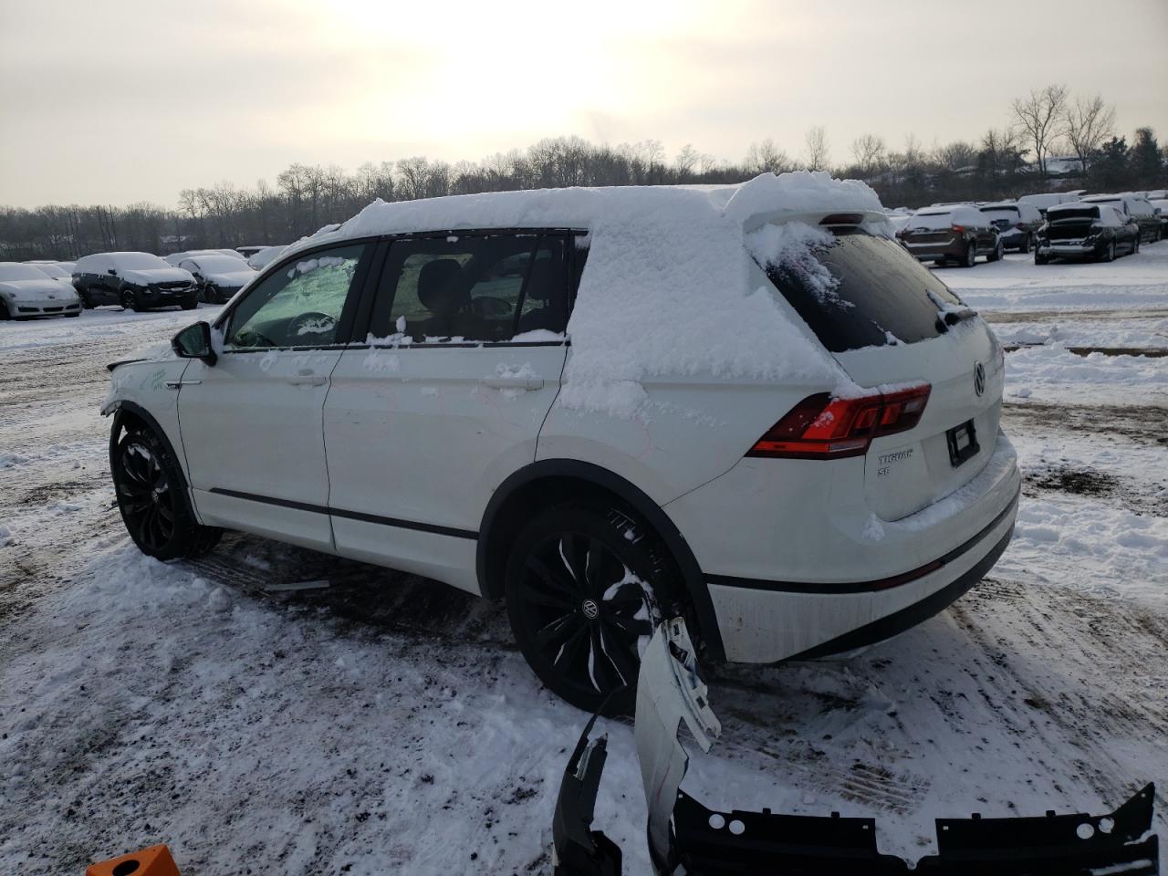 2021 Volkswagen Tiguan - Image 2