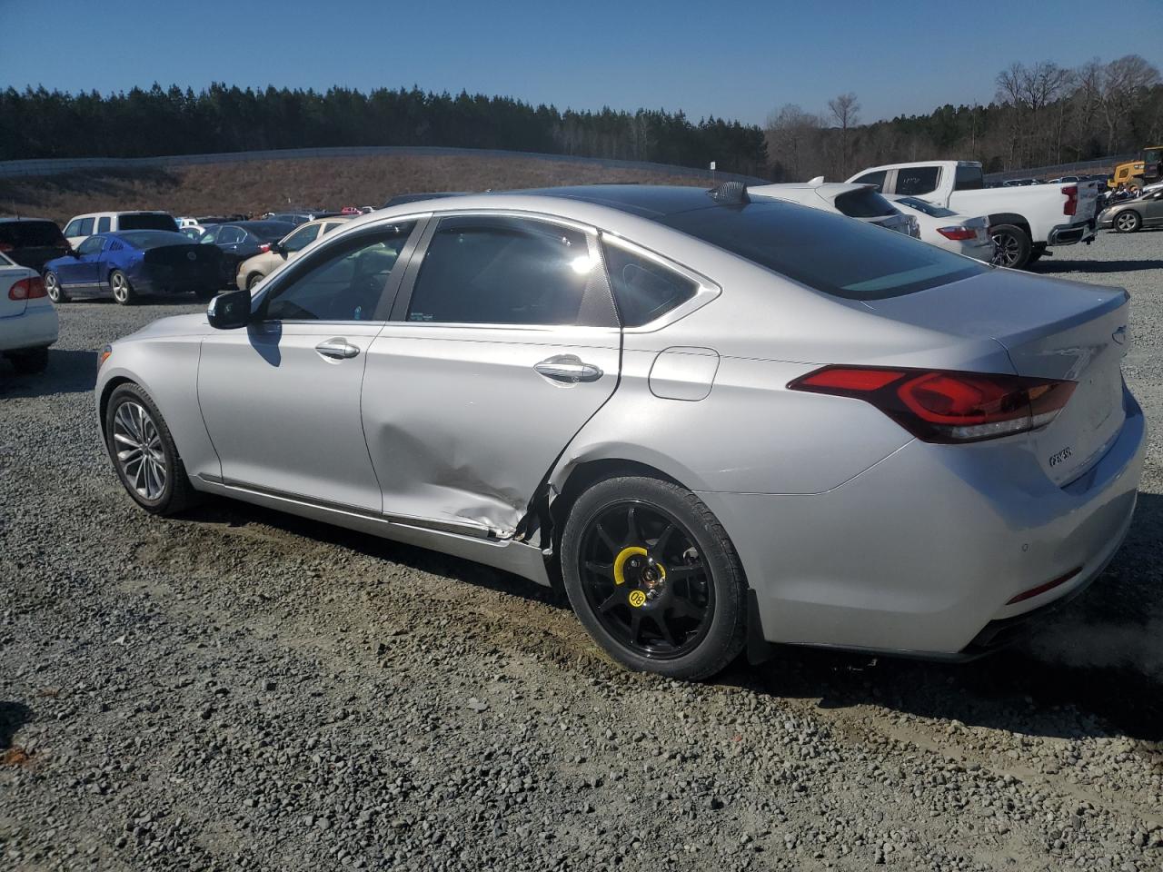 2015 Hyundai Genesis - Image 2