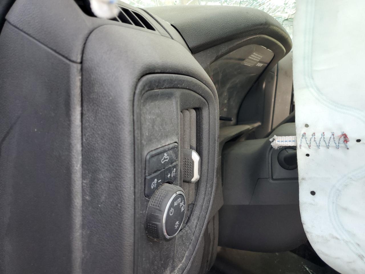 2021 Chevrolet Silverado - Image 9