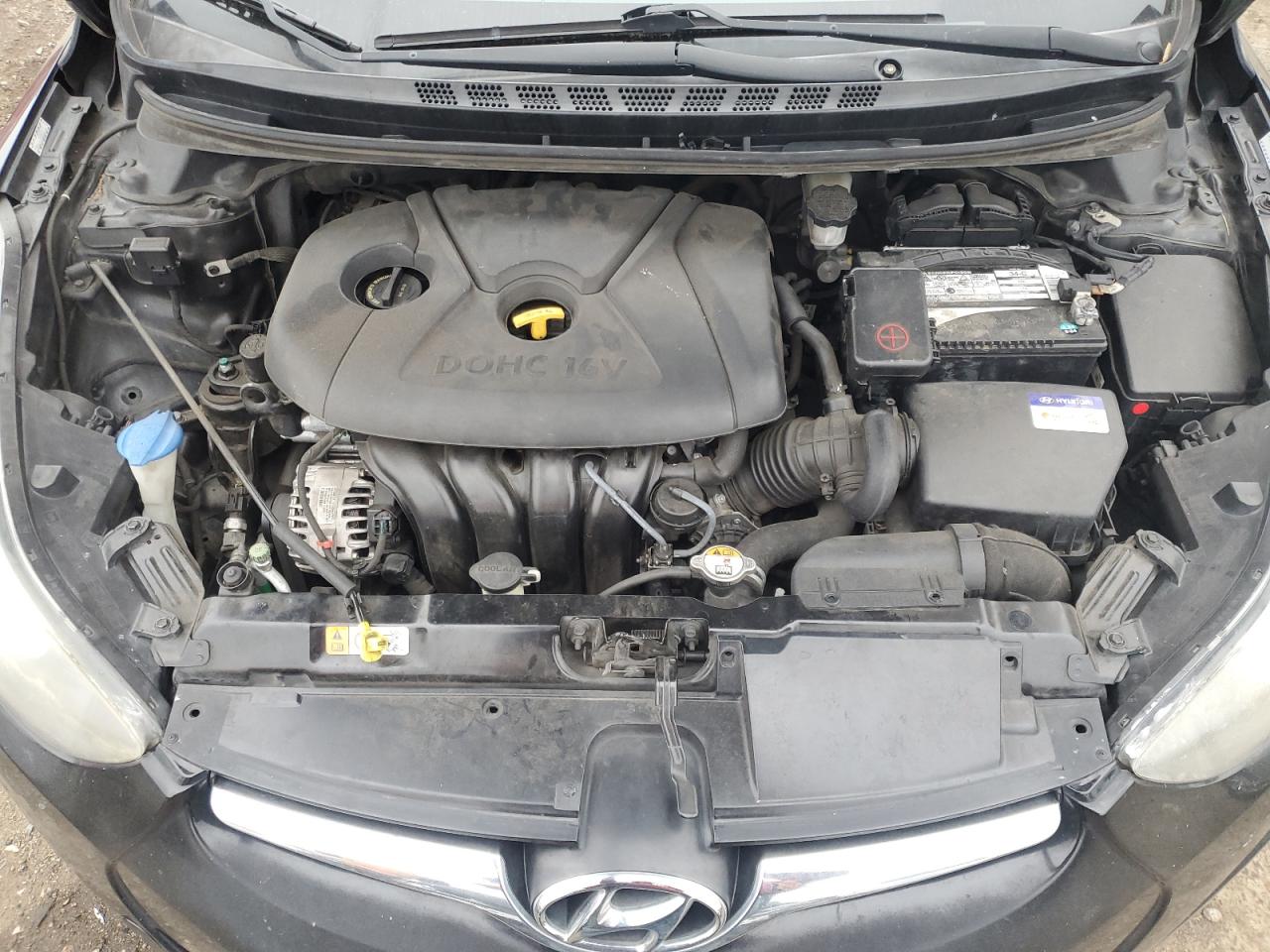 2016 Hyundai Elantra - Image 11