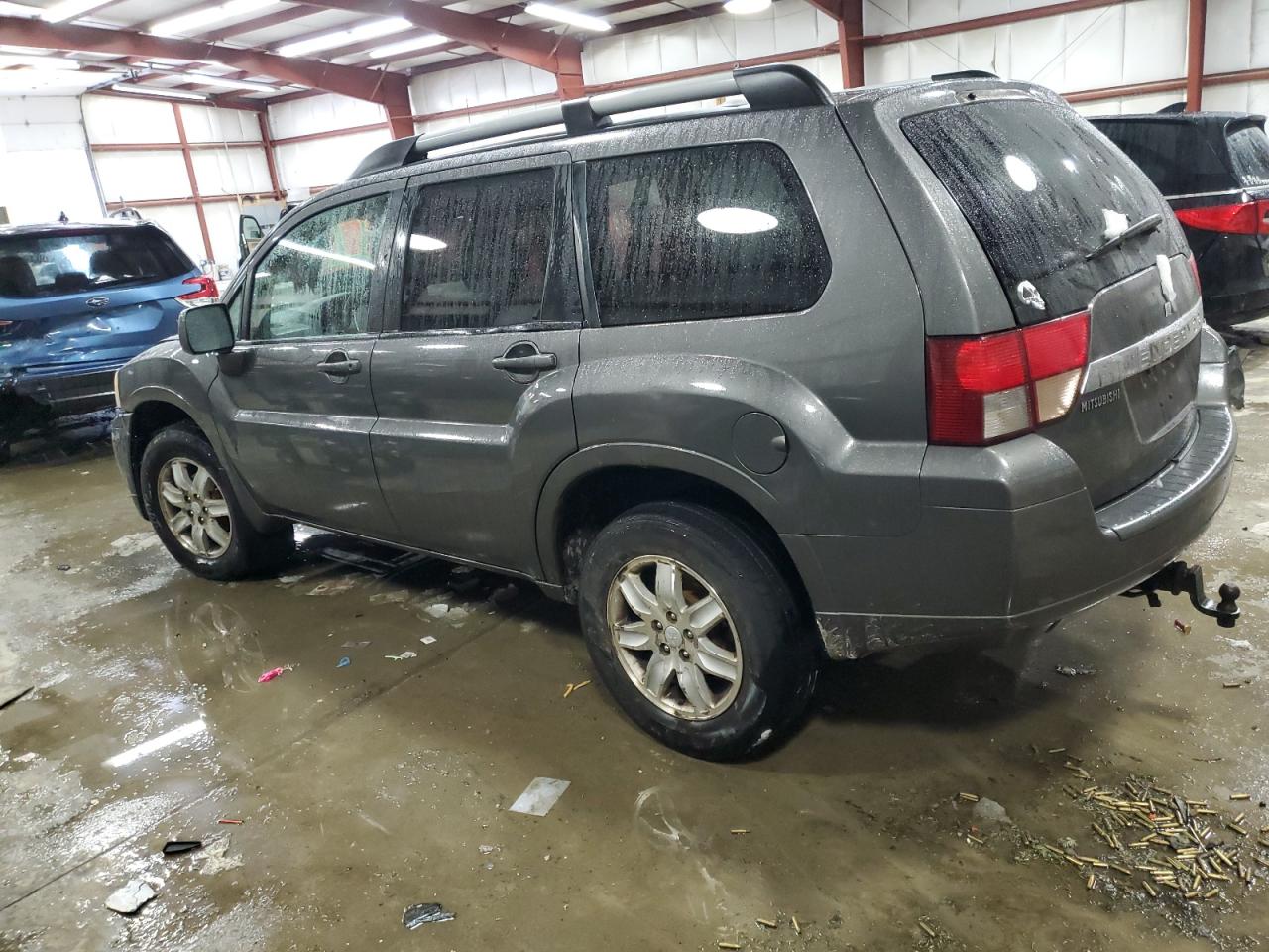 2011 Mitsubishi Endeavor - Image 2