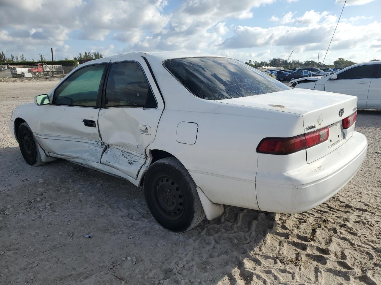 1998 Toyota Camry - Image 2
