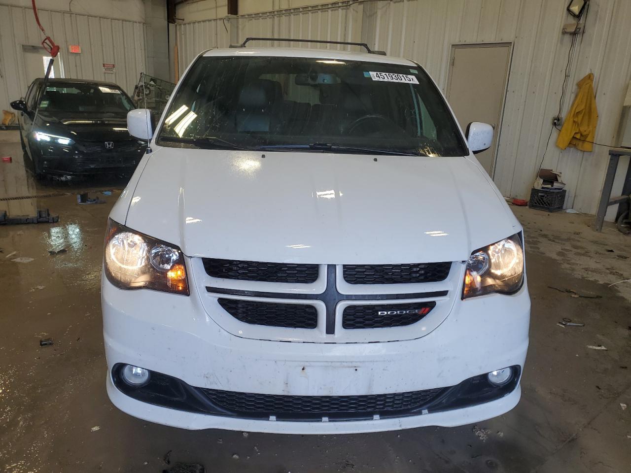 2017 Dodge Caravan - Image 5