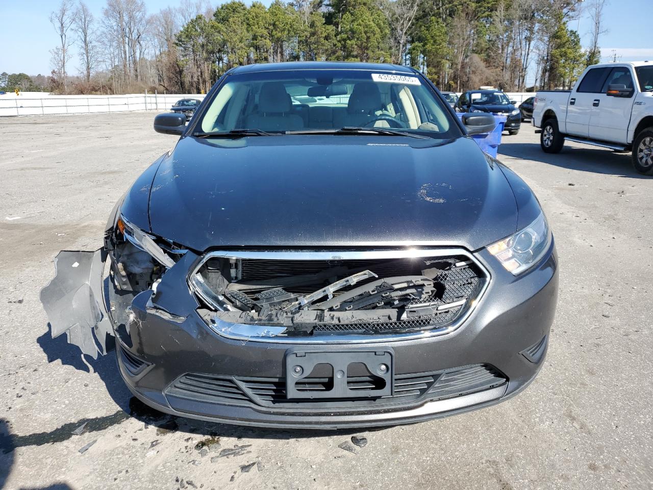 2017 Ford Taurus - Image 5