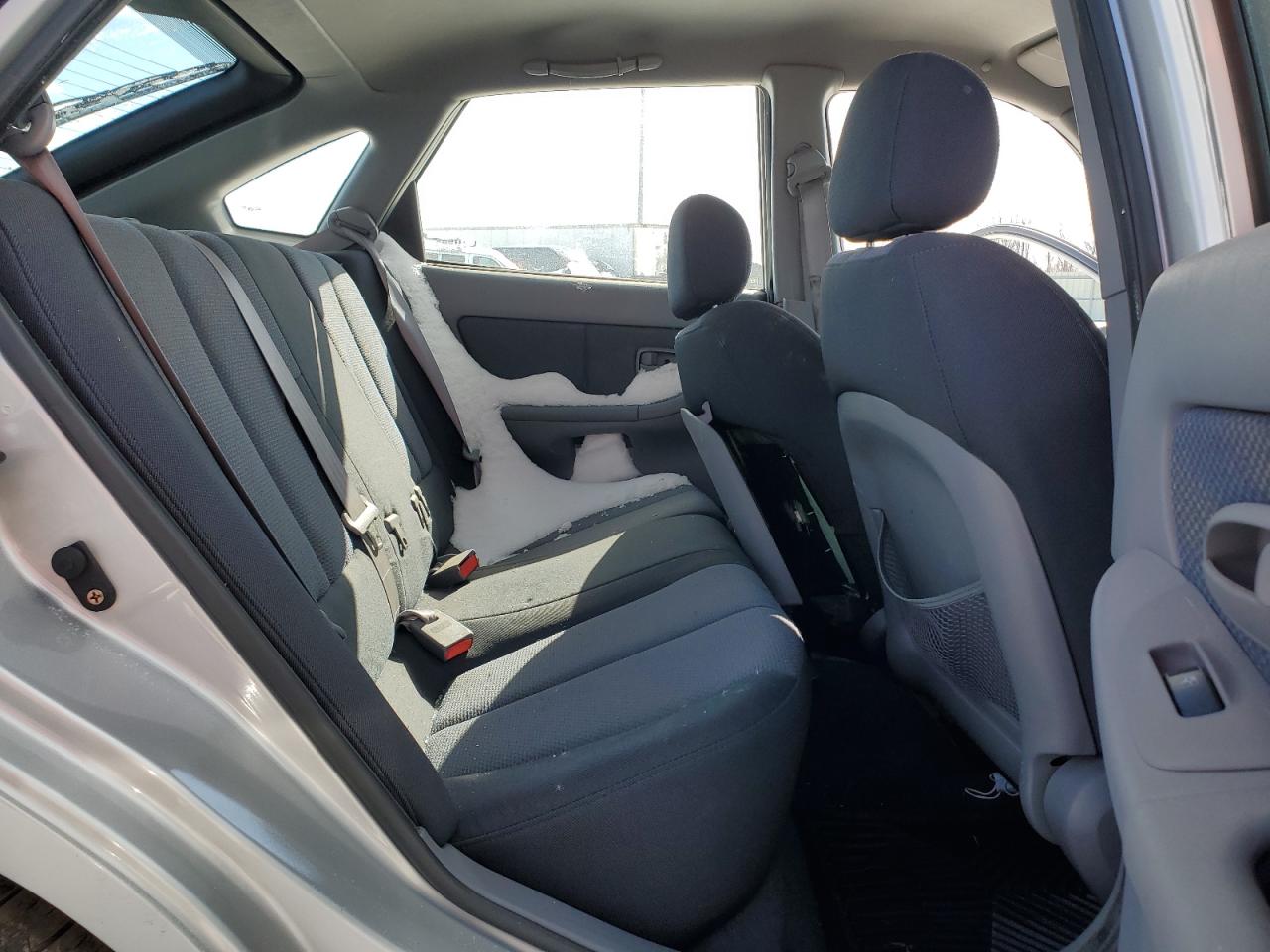 2006 Hyundai Elantra - Image 10