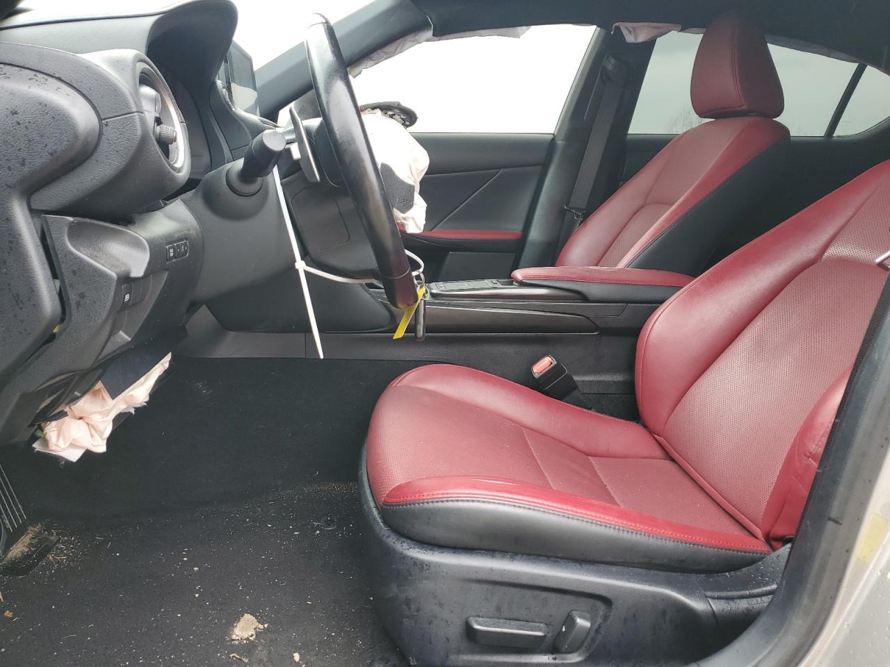2021 Lexus IS - Image 7