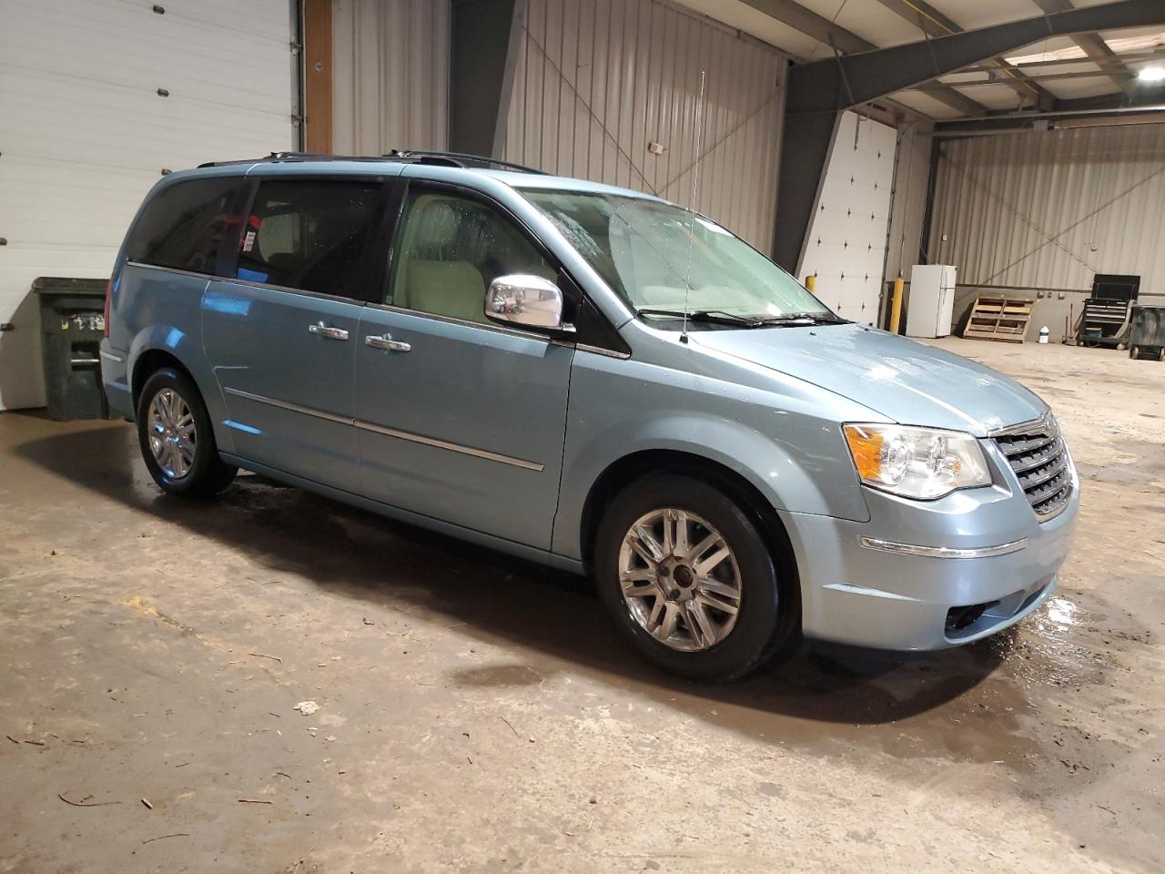 2010 Chrysler Town & Country - Image 4