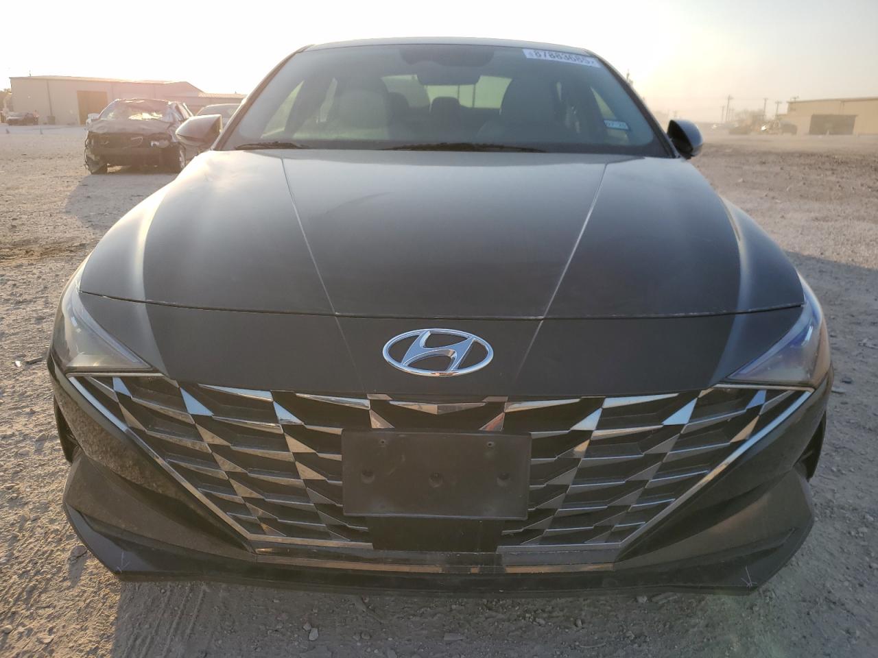 2021 Hyundai Elantra - Image 5