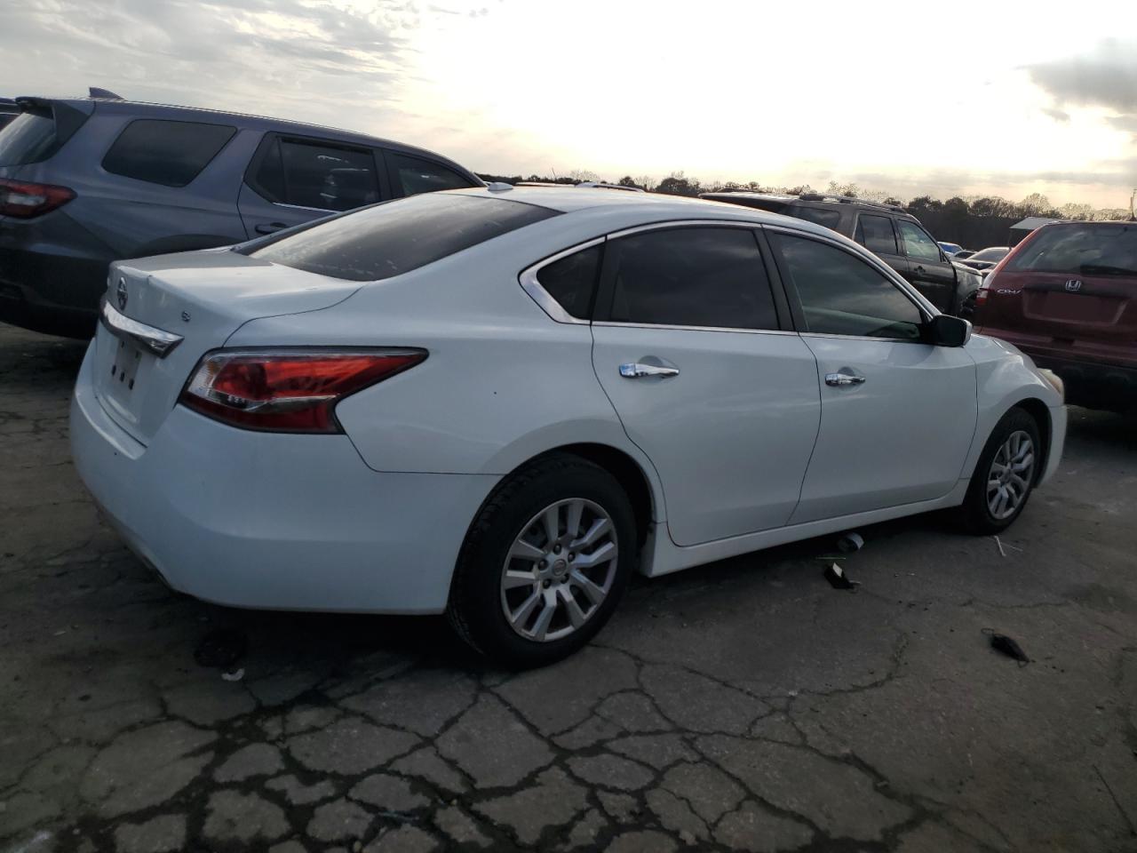 2015 Nissan Altima - Image 3