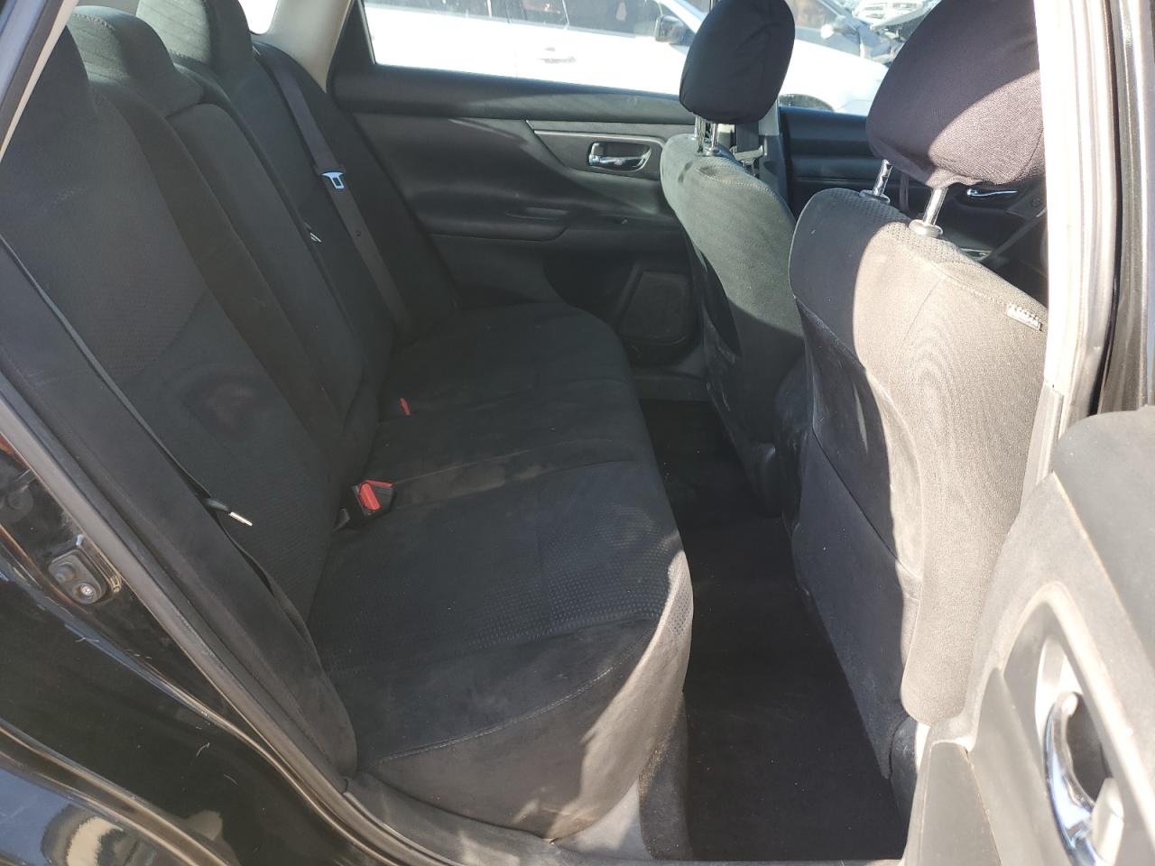 2015 Nissan Altima - Image 10