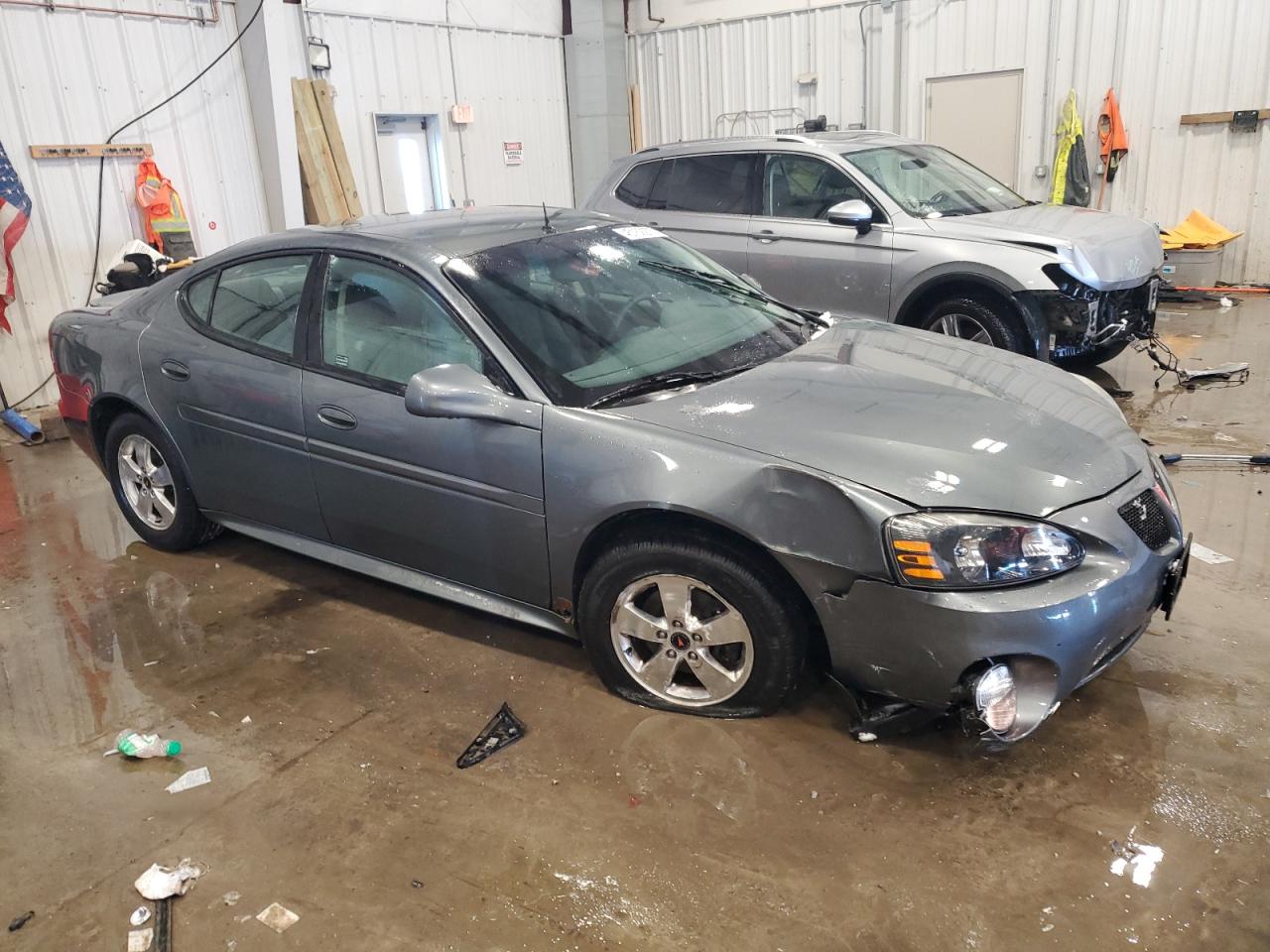 2005 Pontiac Grand Prix - Image 4