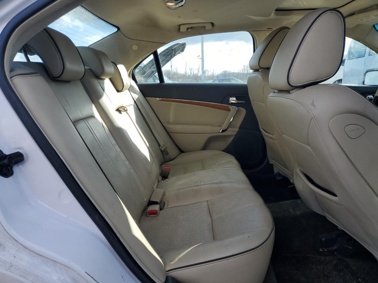 2010 Lincoln MKZ - Image 10