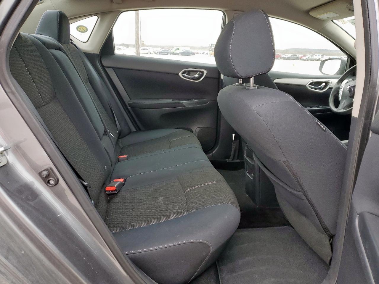 2015 Nissan Sentra - Image 10