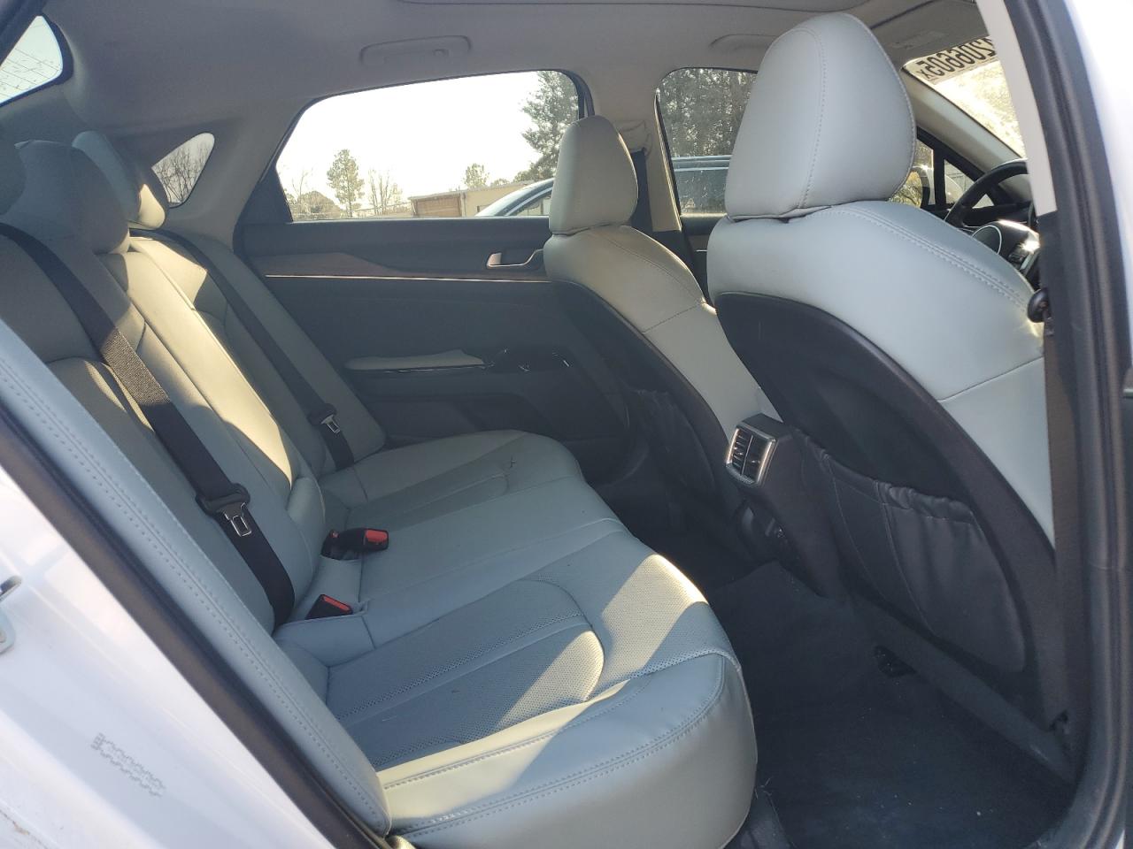 2022 Kia K5 - Image 10