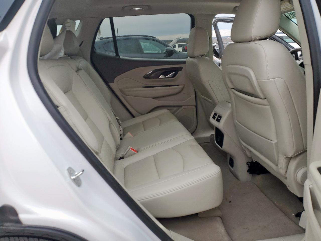 2020 GMC Terrain - Image 10
