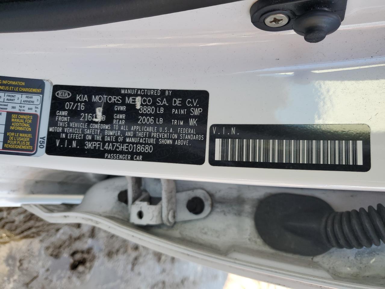 2017 Kia Forte - Image 12