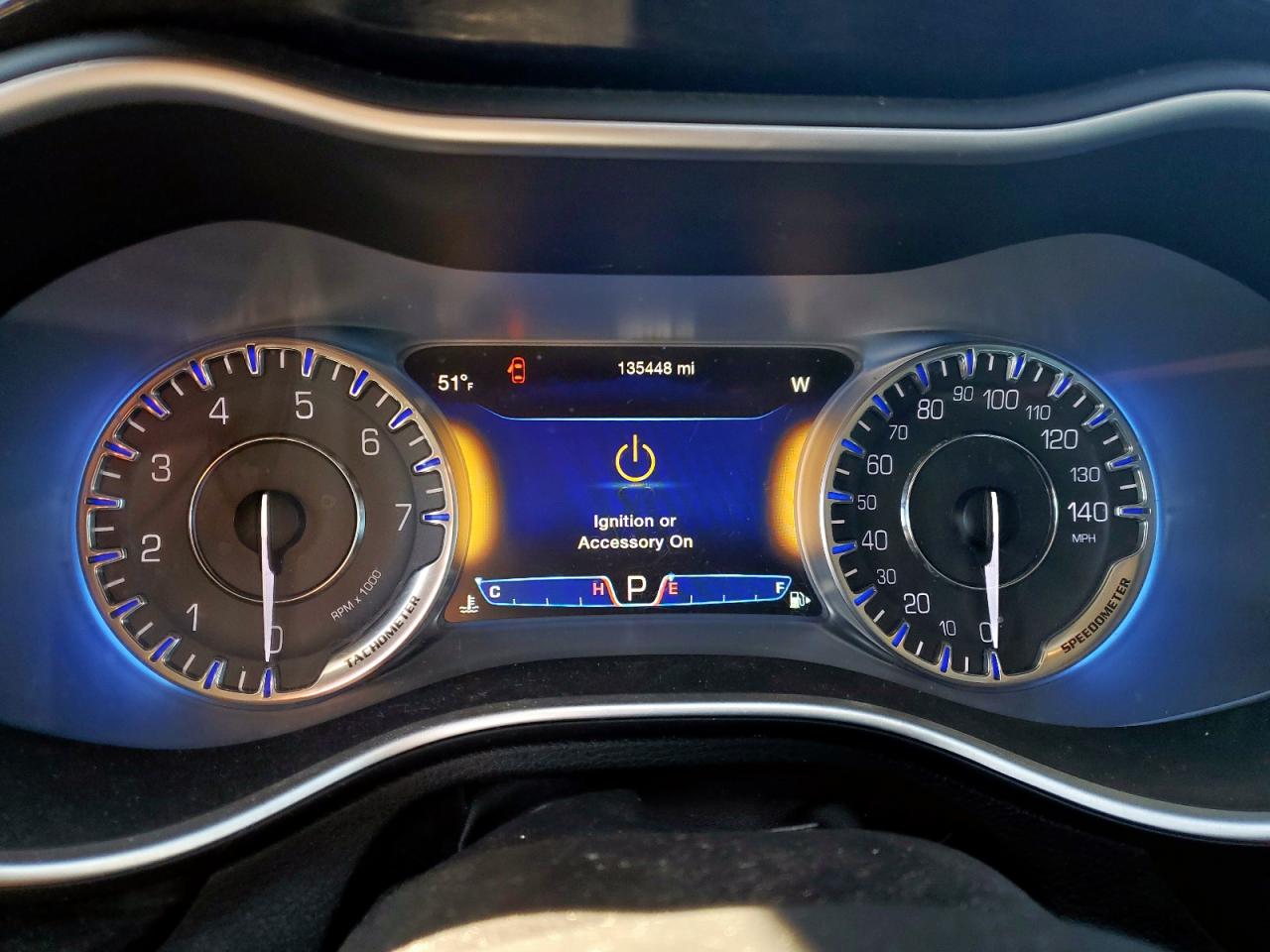 2015 Chrysler 200 - Image 9