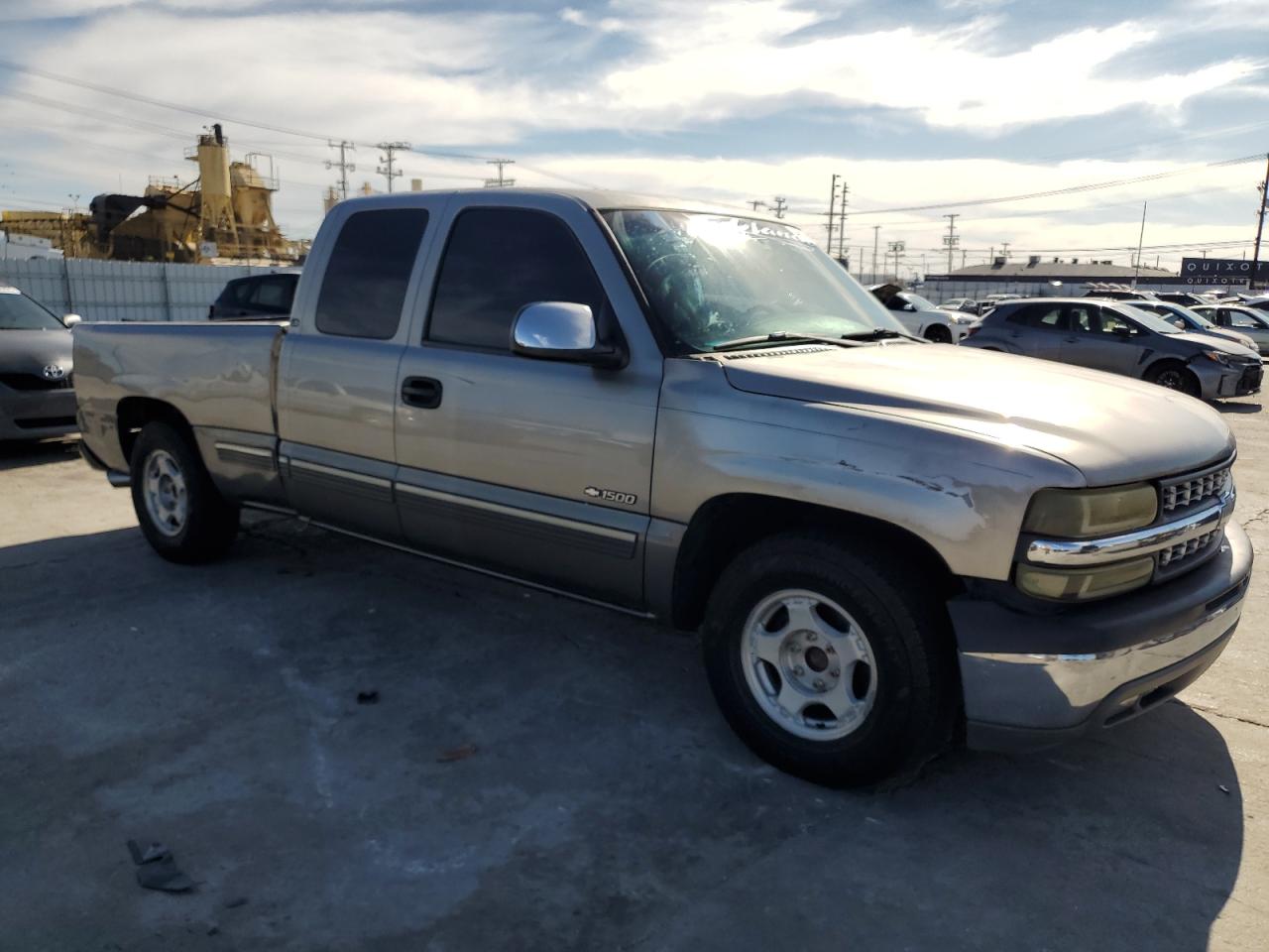 2000 Chevrolet Silverado - Image 4