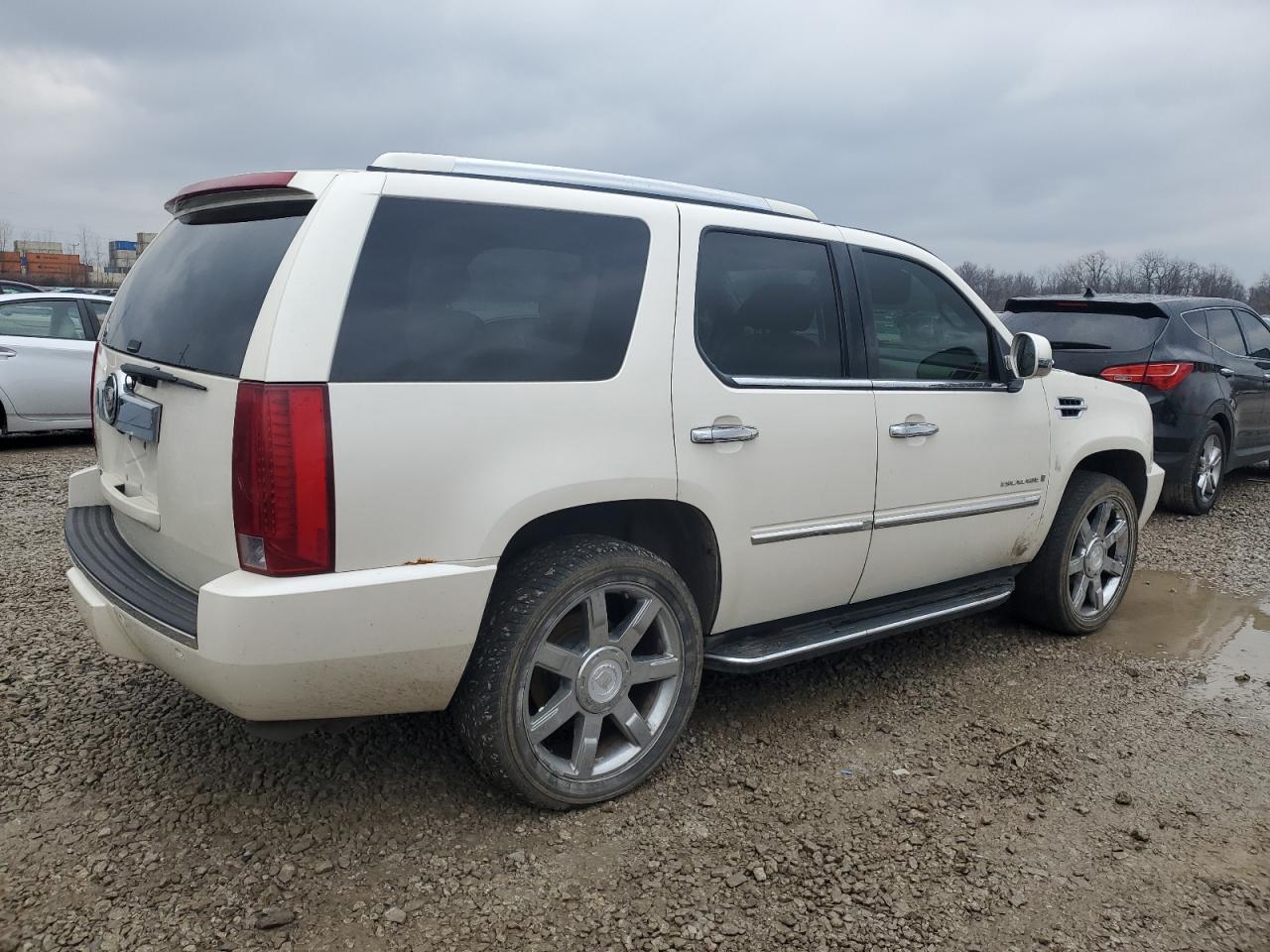 2007 Cadillac Escalade - Image 3