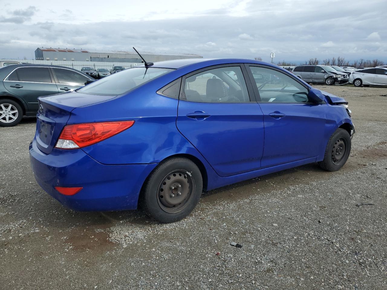 2013 Hyundai Accent - Image 3