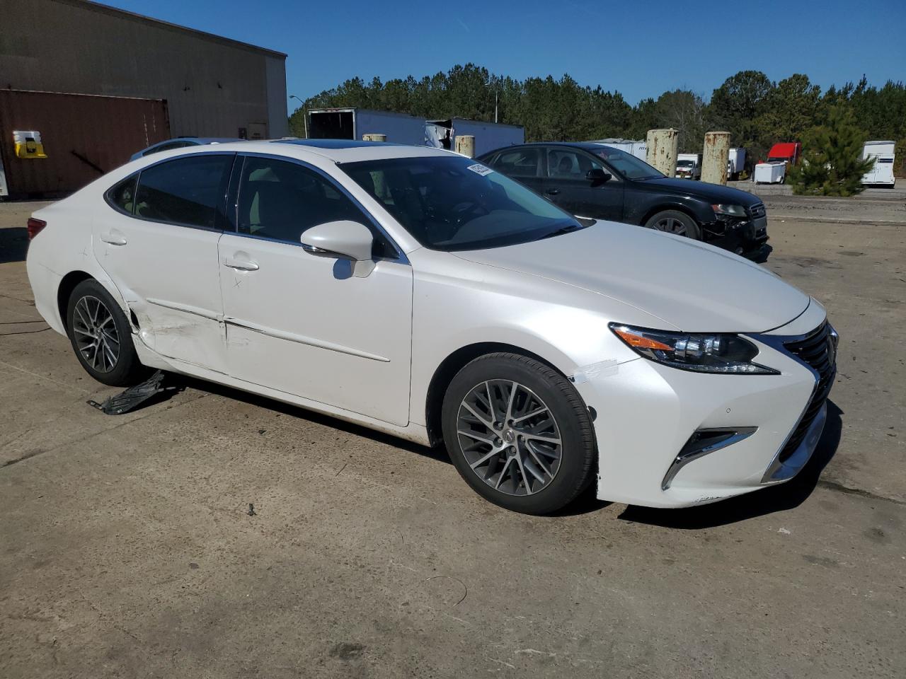 2018 Lexus ES - Image 4
