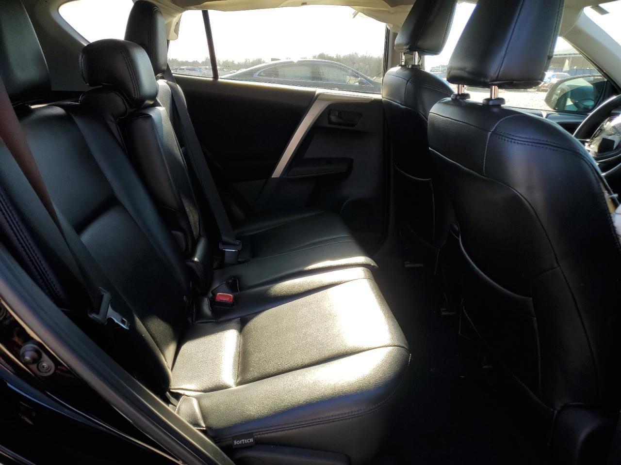 2015 Toyota RAV 4 - Image 11