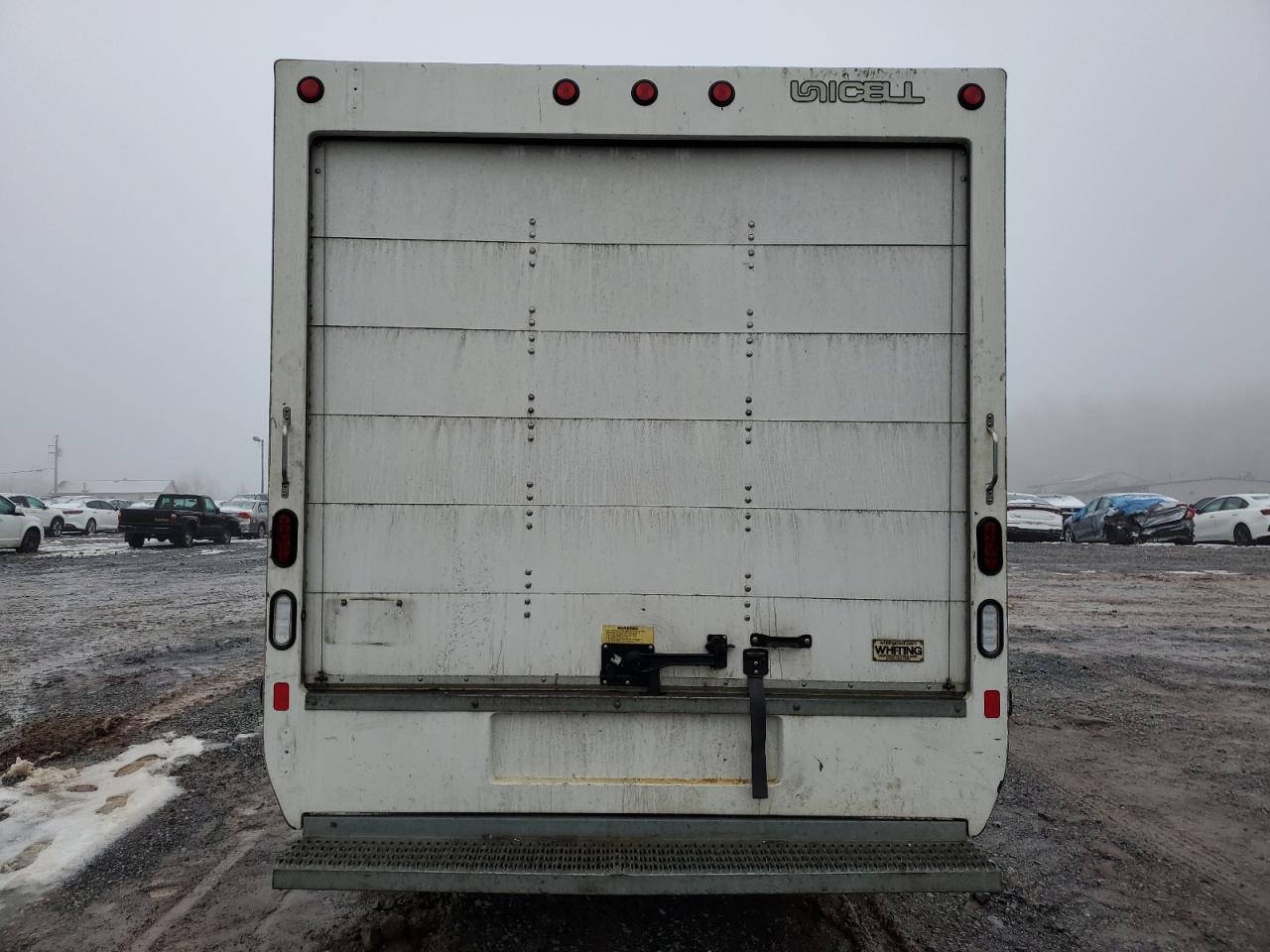 2016 Chevrolet Express - Image 6