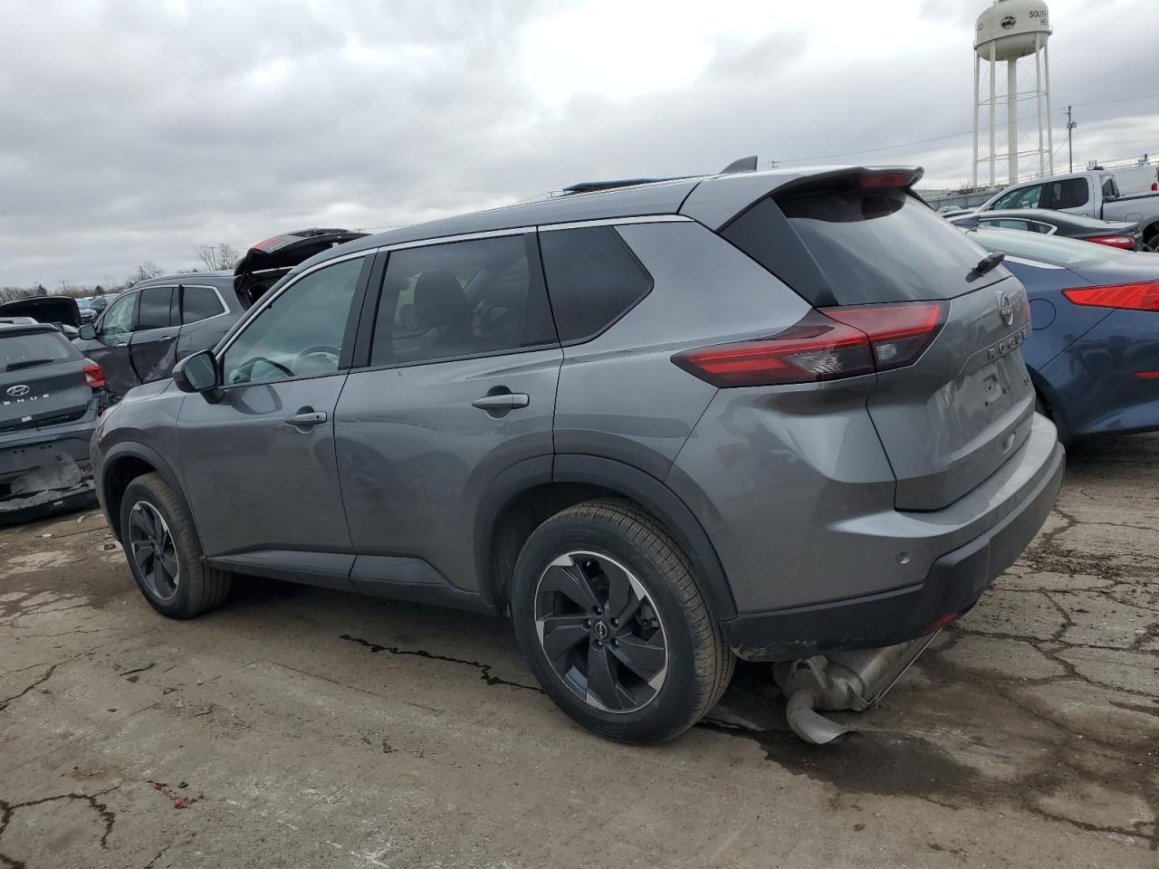 2024 Nissan Rogue - Image 2