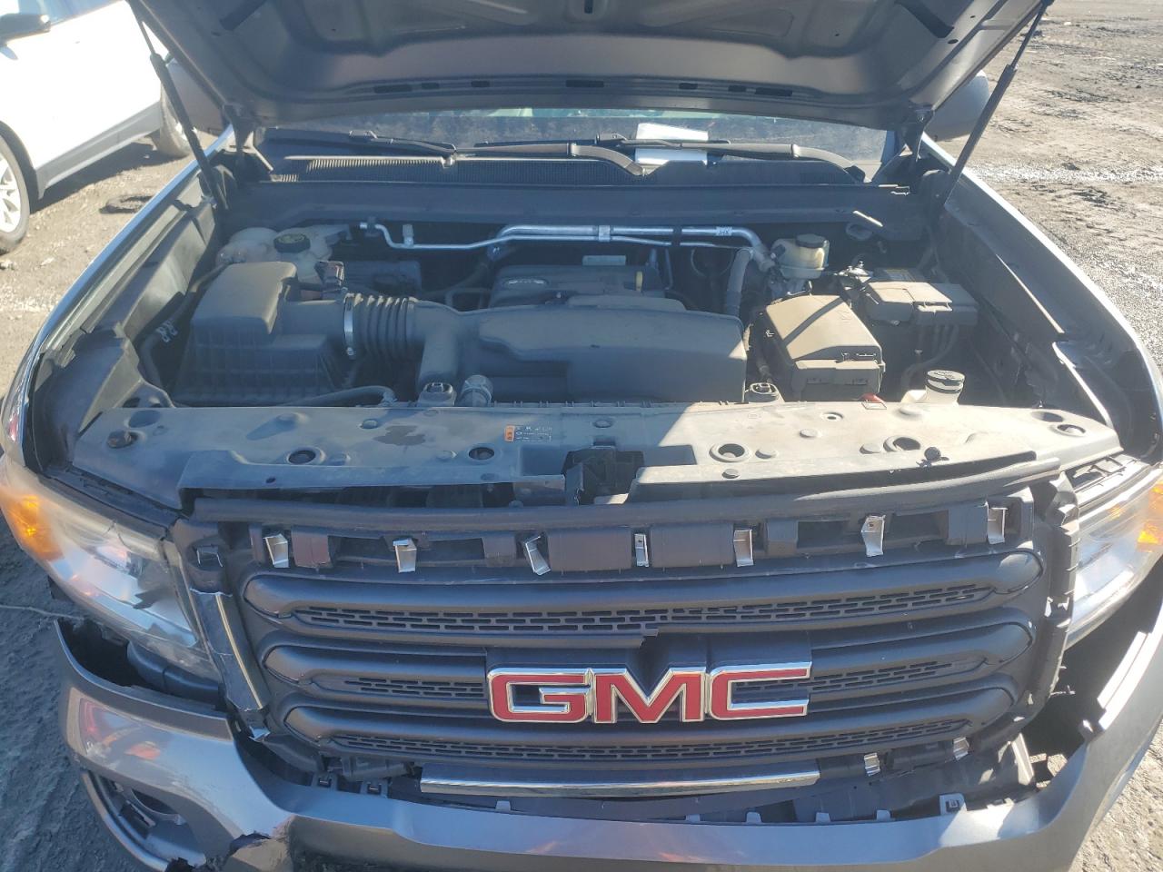 2018 GMC Canyon - Image 11