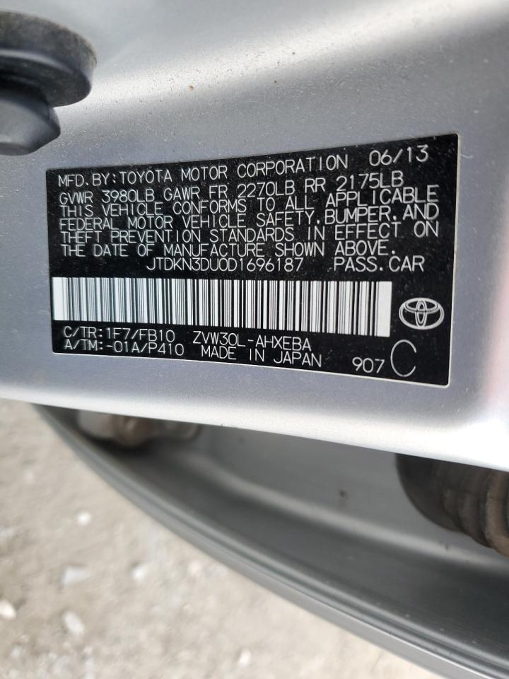 2013 Toyota Prius - Image 12