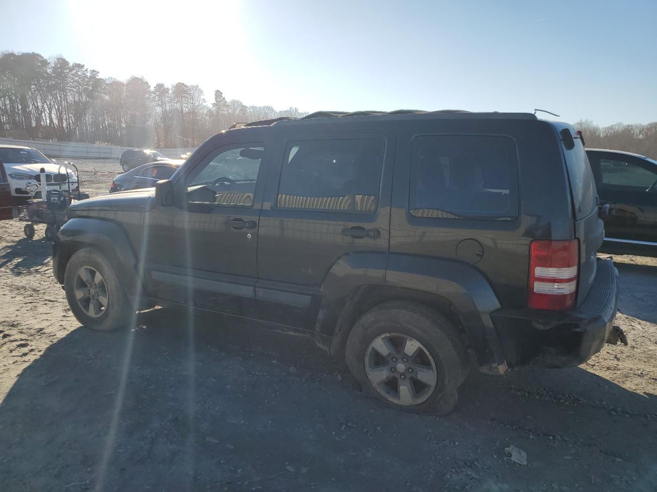 2008 Jeep Liberty (North America) - Image 2
