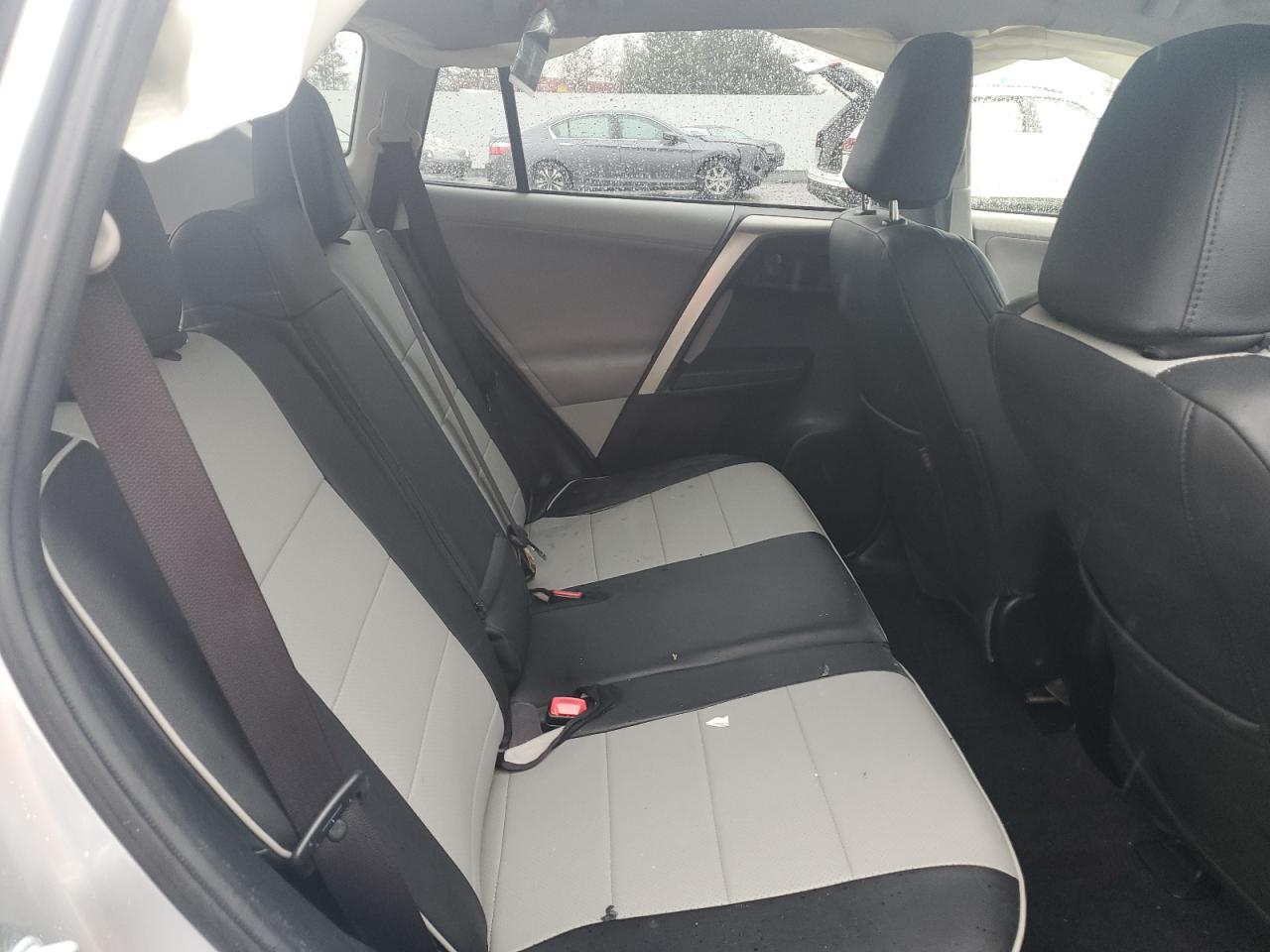 2013 Toyota RAV 4 - Image 12
