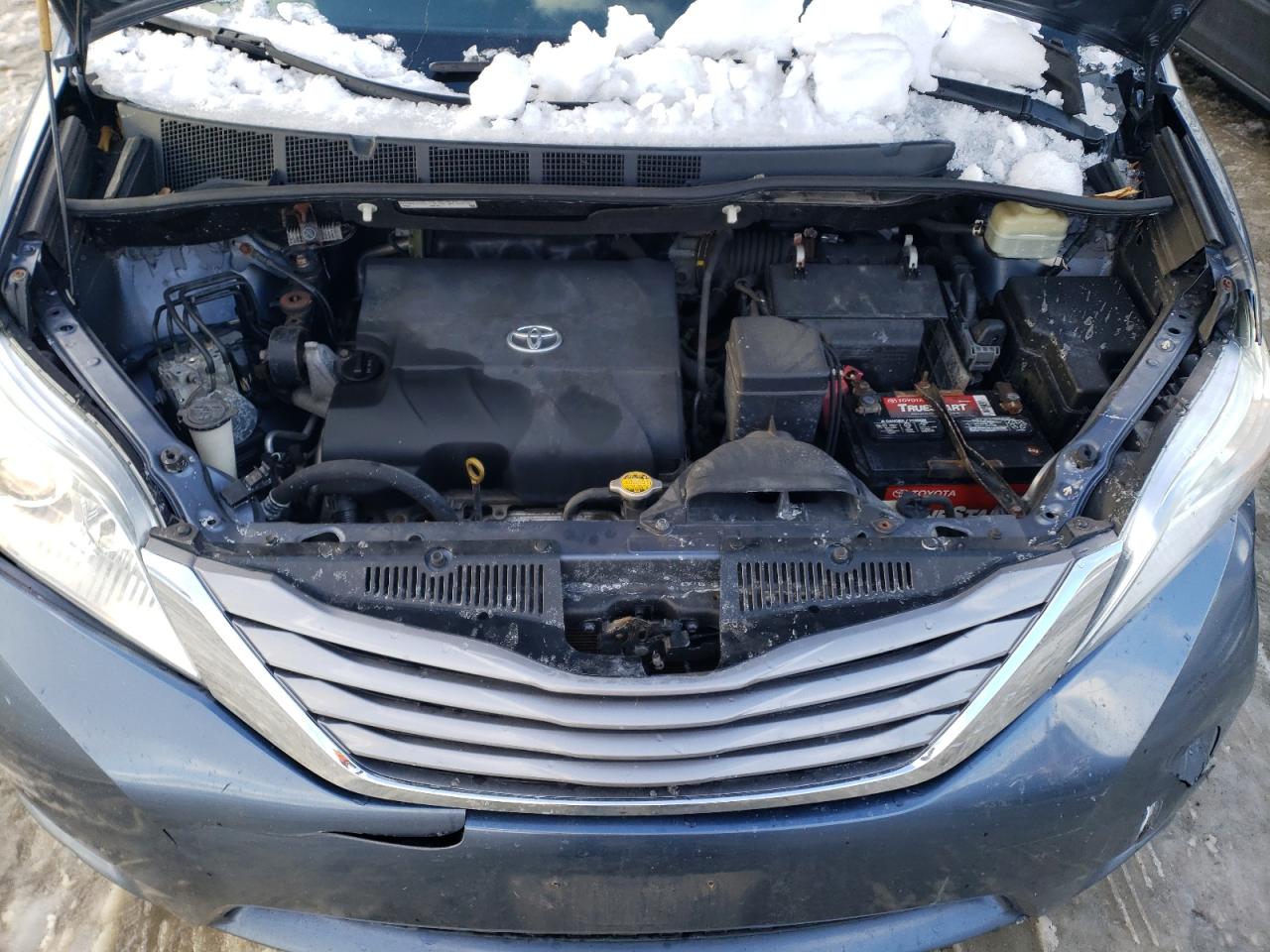 2015 Toyota Sienna - Image 12