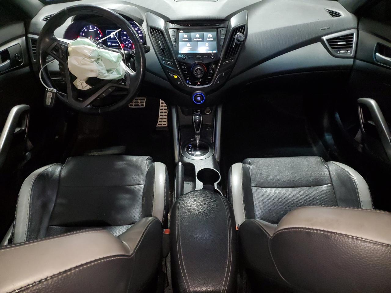 2016 Hyundai Veloster - Image 8