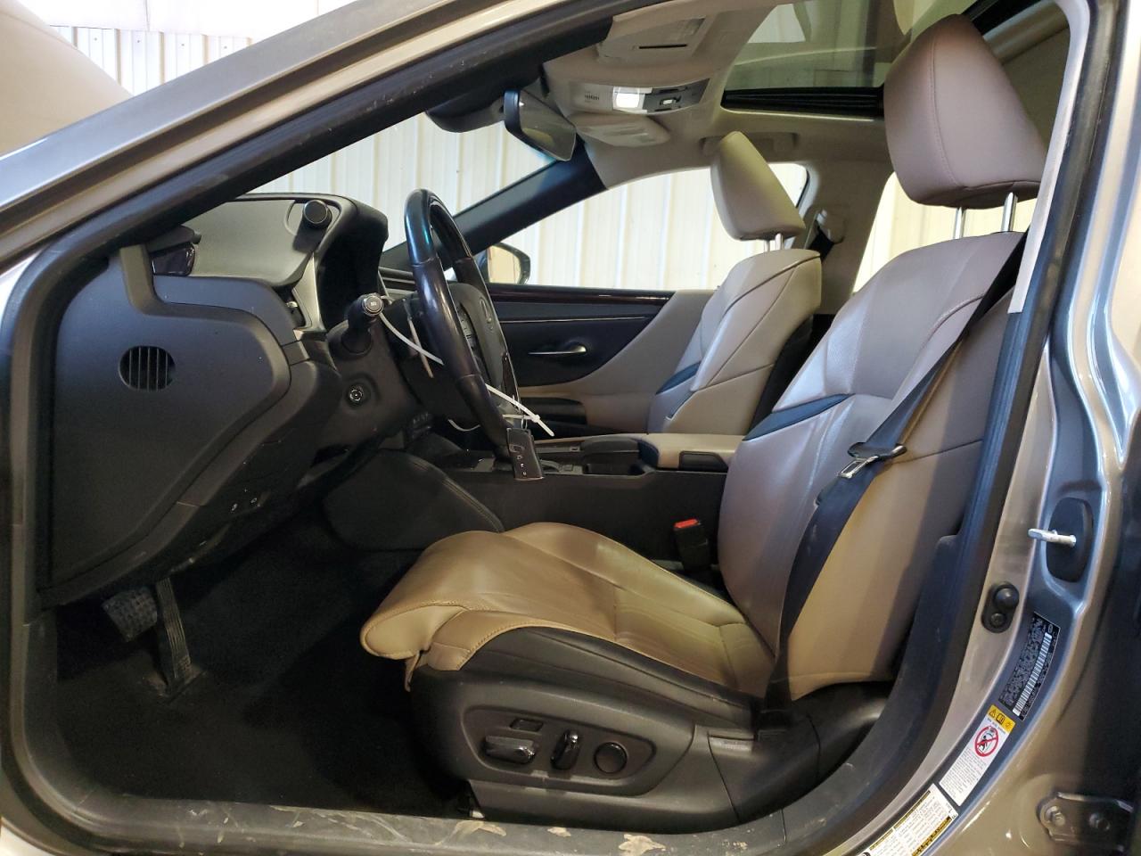 2019 Lexus ES - Image 7