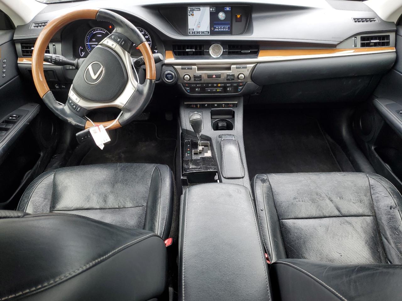 2015 Lexus ES - Image 8