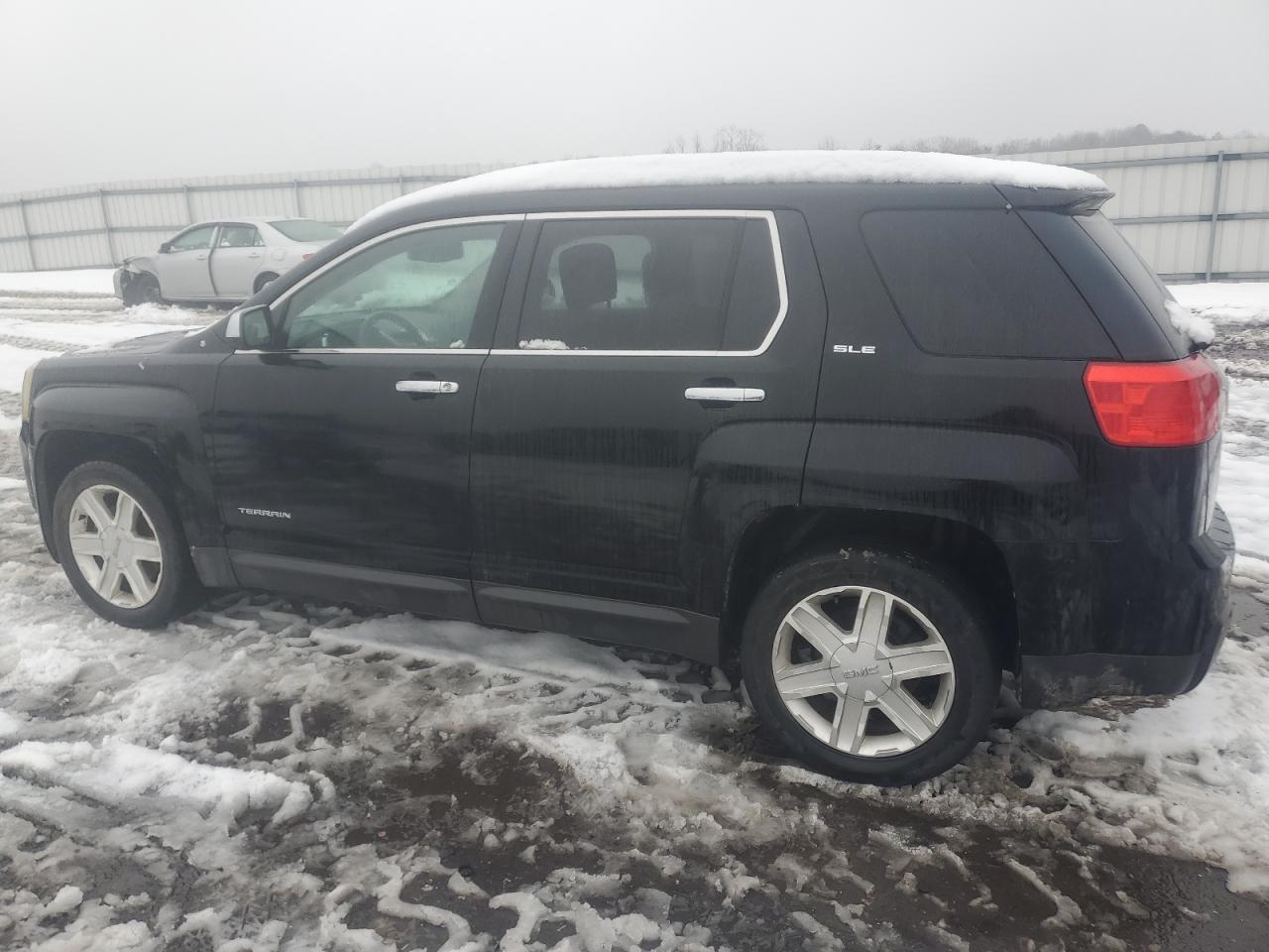 2011 GMC Terrain - Image 2