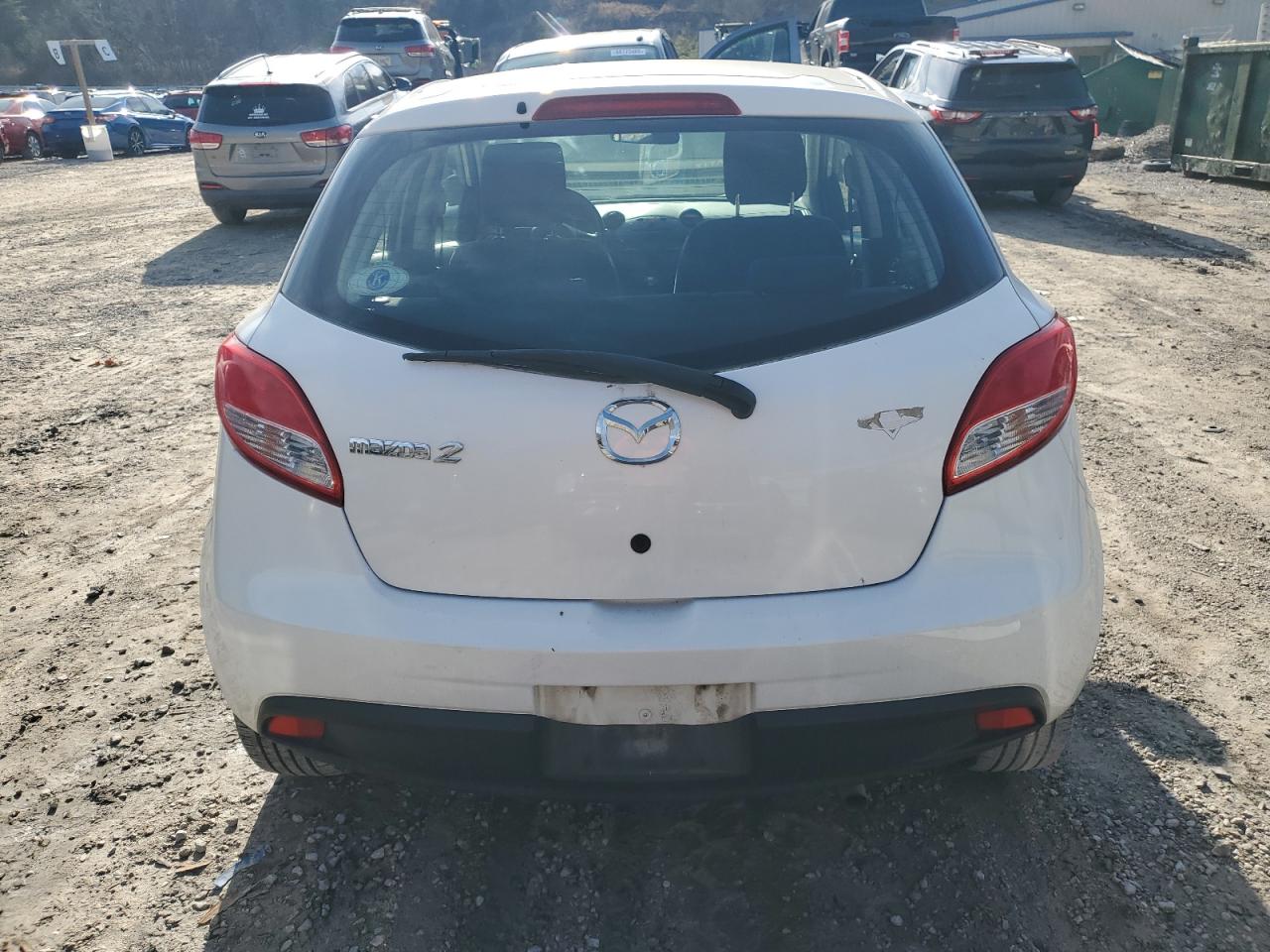 2012 Mazda 2 - Image 6
