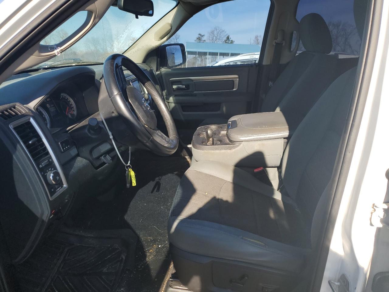 2015 RAM 1500 - Image 7