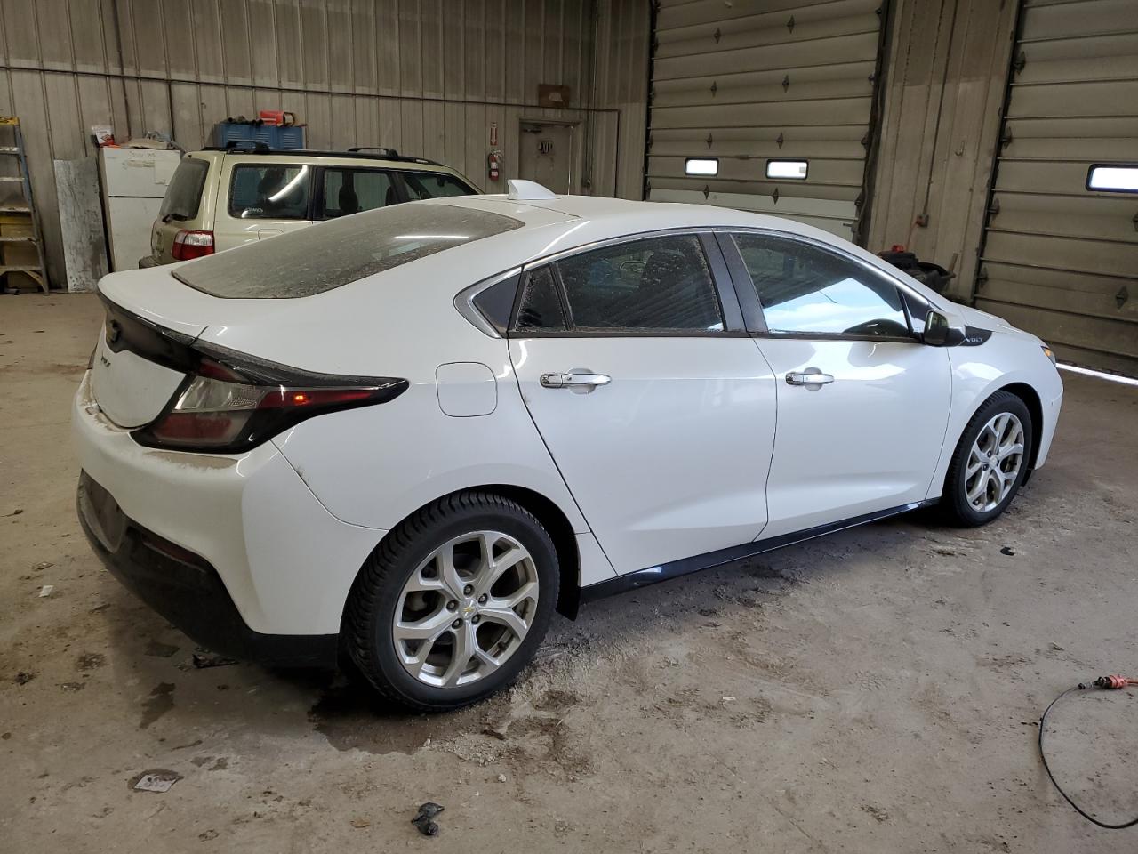 2017 Chevrolet Volt - Image 3