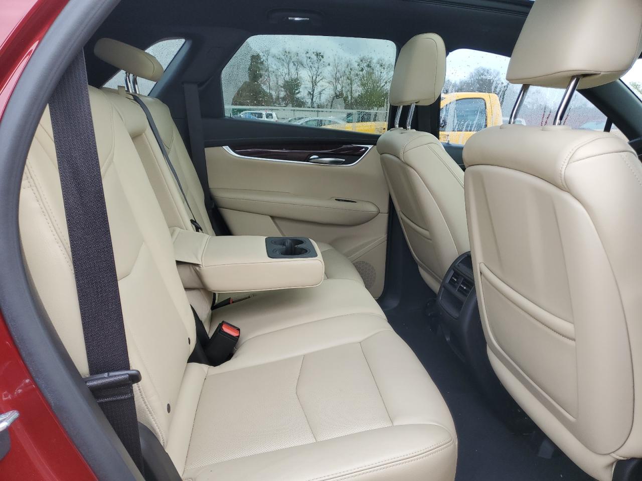 2018 Cadillac XT5 - Image 11